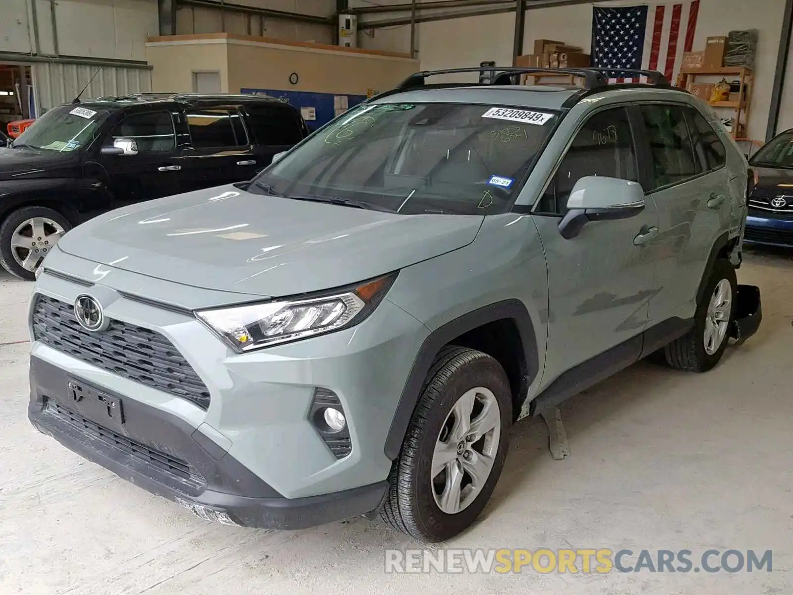 2 Фотография поврежденного автомобиля JTMW1RFV8KD505634 TOYOTA RAV4 XLE 2019