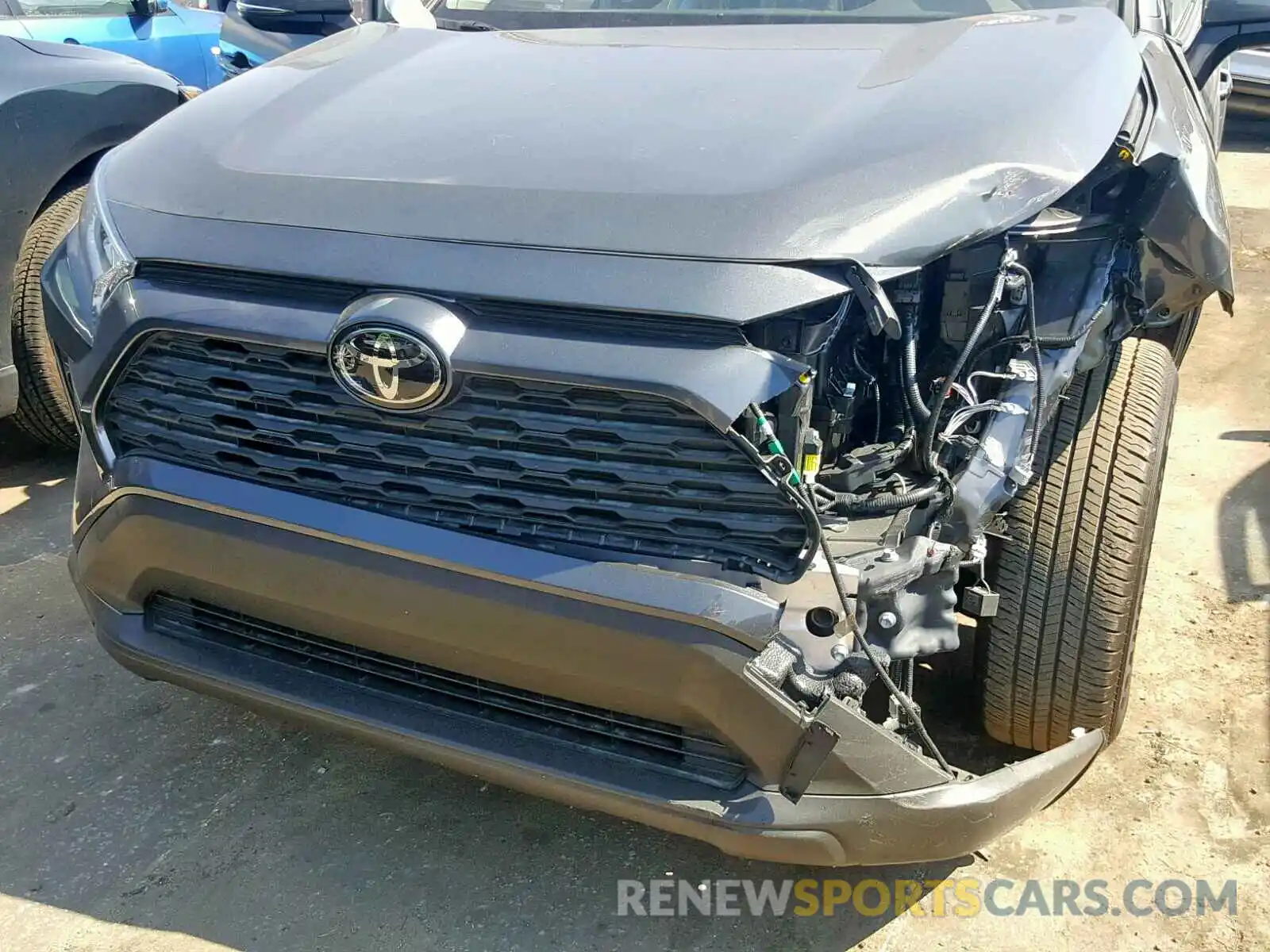 9 Photograph of a damaged car JTMW1RFV9KD010472 TOYOTA RAV4 XLE 2019