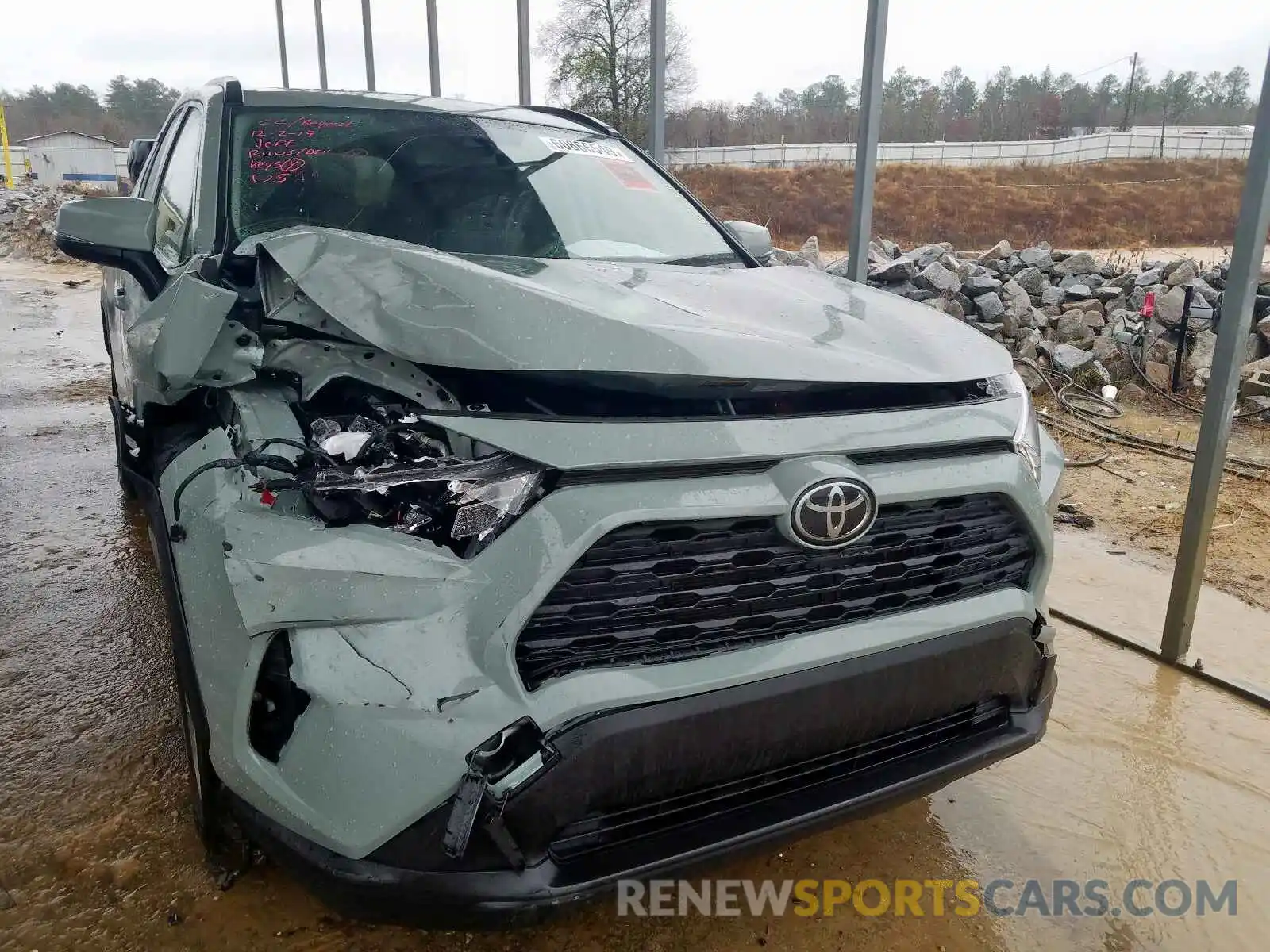 9 Photograph of a damaged car JTMW1RFVXKD020637 TOYOTA RAV4 XLE 2019