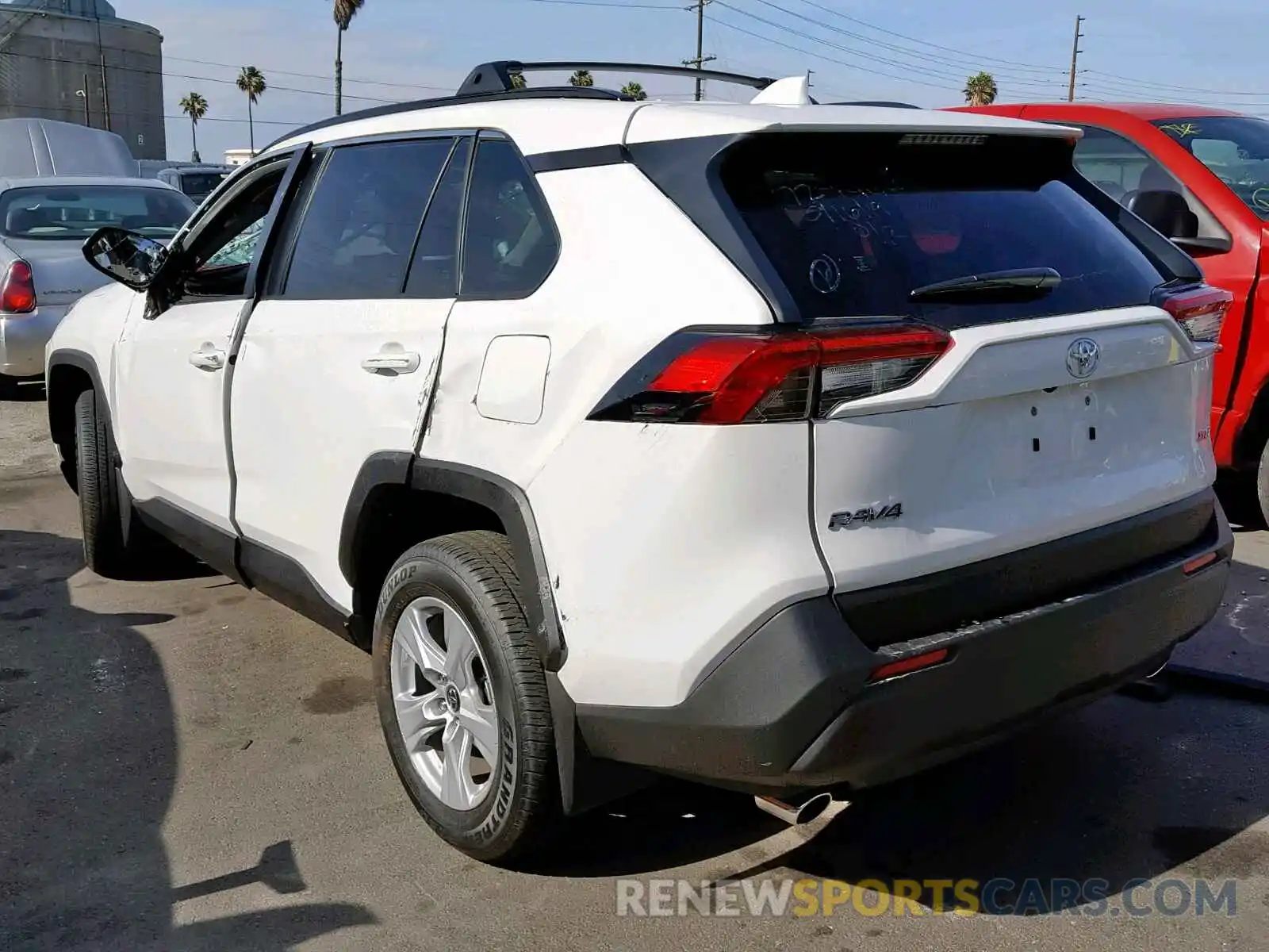 3 Фотография поврежденного автомобиля JTMW1RFVXKD509300 TOYOTA RAV4 XLE 2019