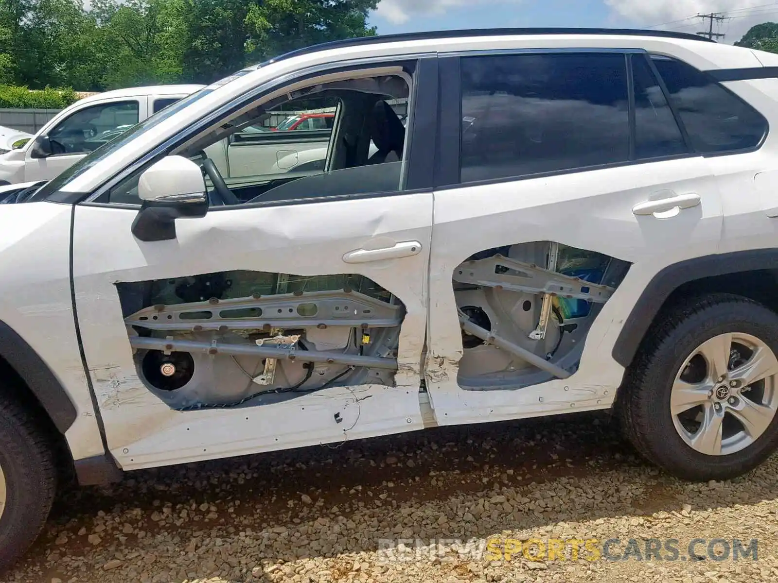 9 Photograph of a damaged car JTMW1RFVXKJ001894 TOYOTA RAV4 XLE 2019