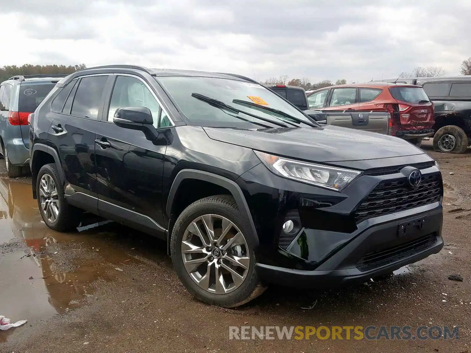 1 Photograph of a damaged car 2T3A1RFV0KC024453 TOYOTA RAV4 XLE P 2019