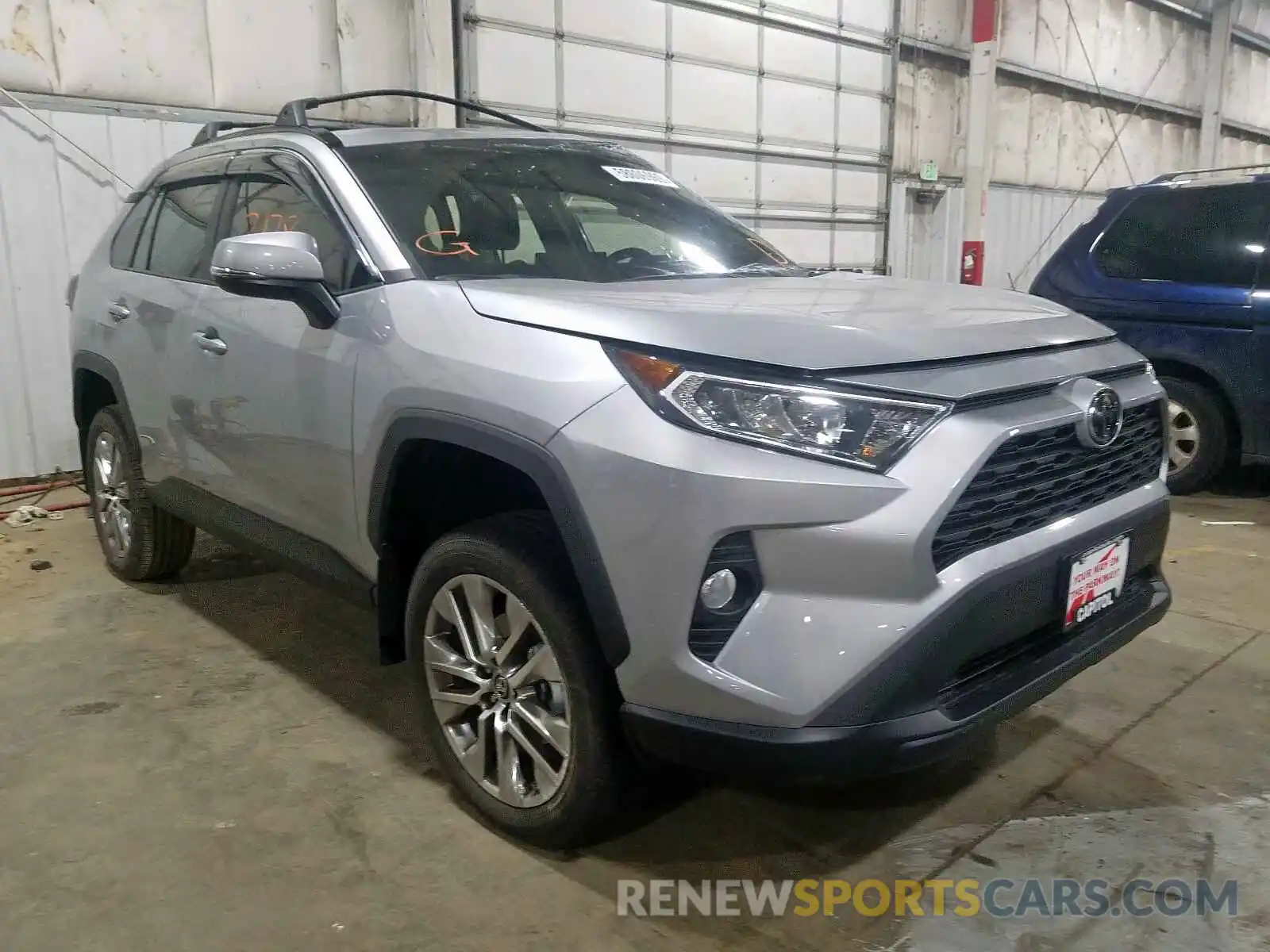 1 Photograph of a damaged car 2T3A1RFV7KC059054 TOYOTA RAV4 XLE P 2019