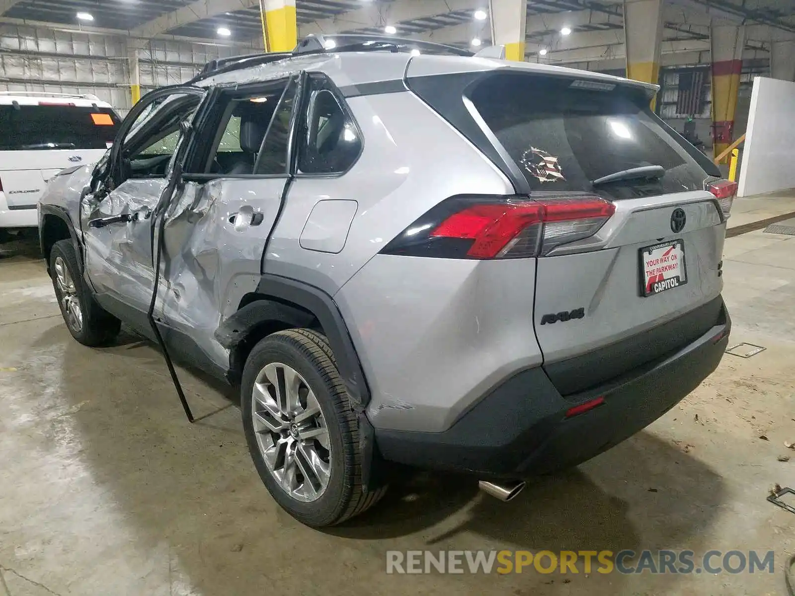 3 Photograph of a damaged car 2T3A1RFV7KC059054 TOYOTA RAV4 XLE P 2019