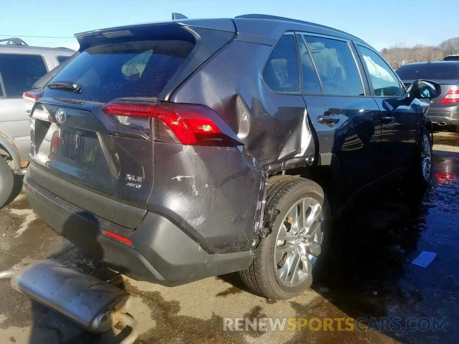 4 Photograph of a damaged car 2T3A1RFVXKC030406 TOYOTA RAV4 XLE P 2019