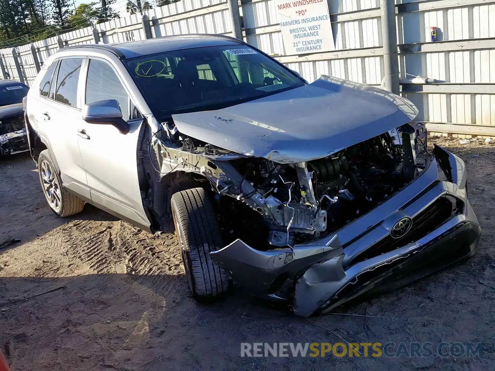 1 Photograph of a damaged car 2T3C1RFV1KC028228 TOYOTA RAV4 XLE P 2019