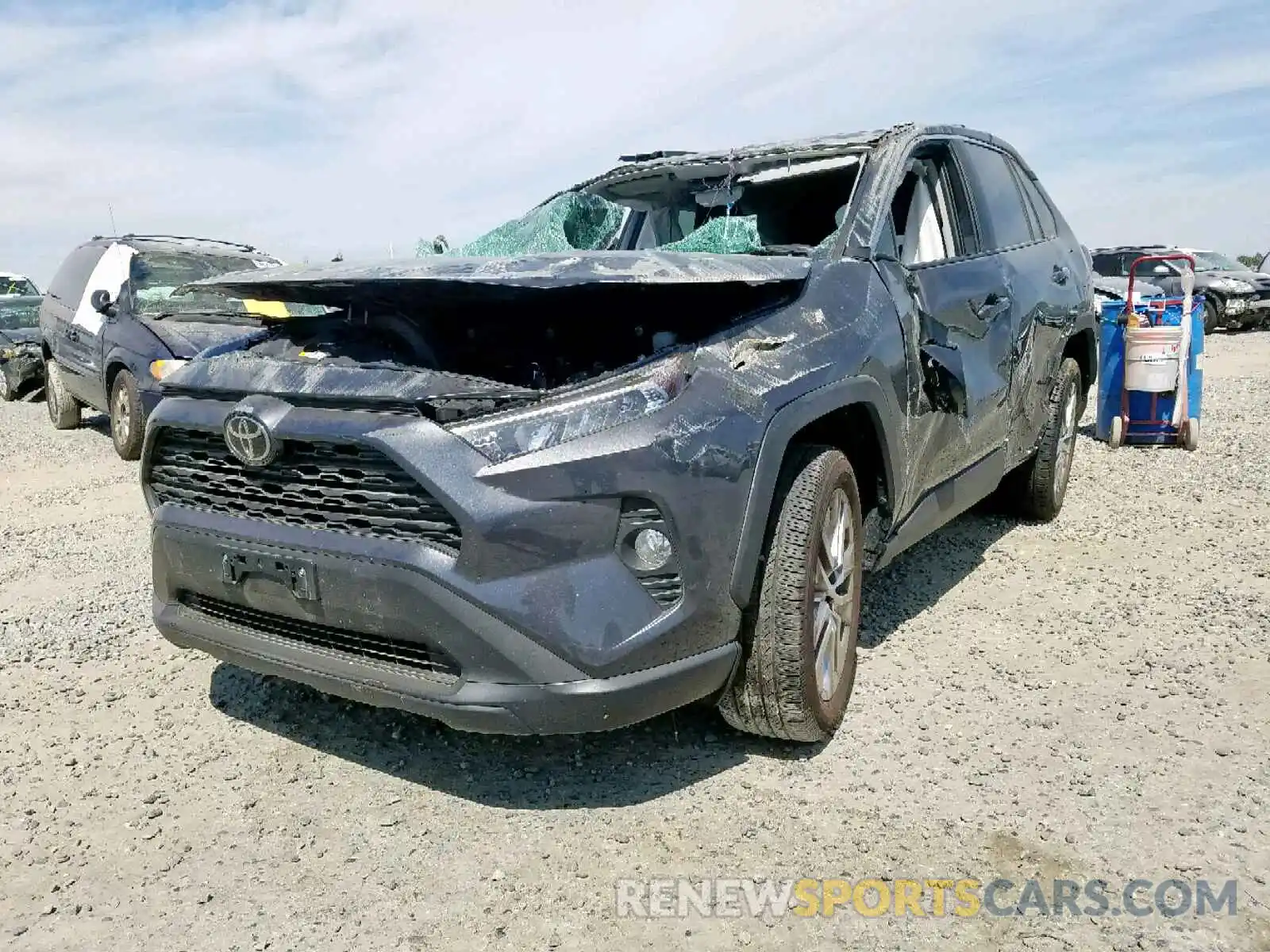 2 Photograph of a damaged car 2T3C1RFV1KW025747 TOYOTA RAV4 XLE P 2019