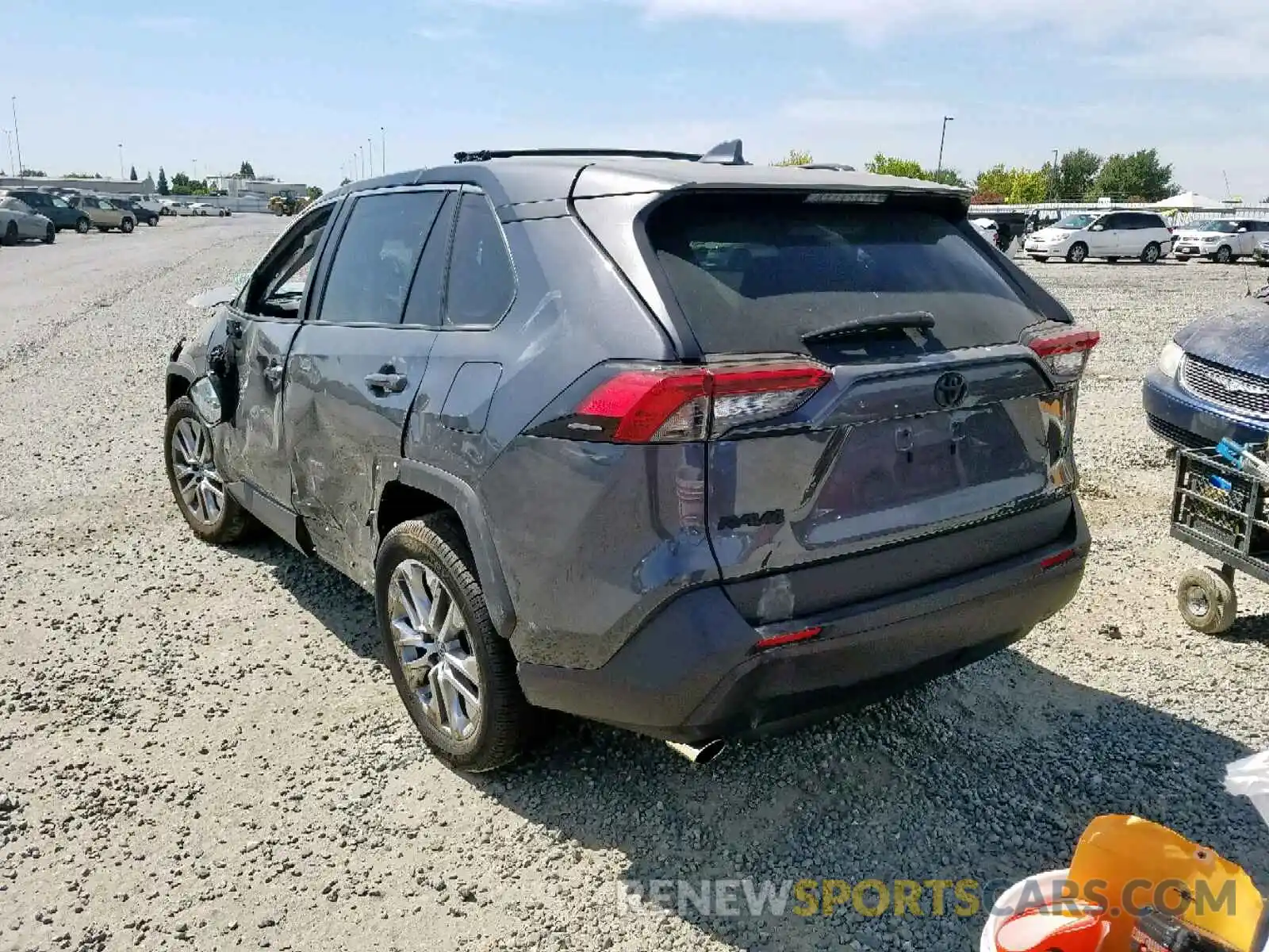 3 Photograph of a damaged car 2T3C1RFV1KW025747 TOYOTA RAV4 XLE P 2019