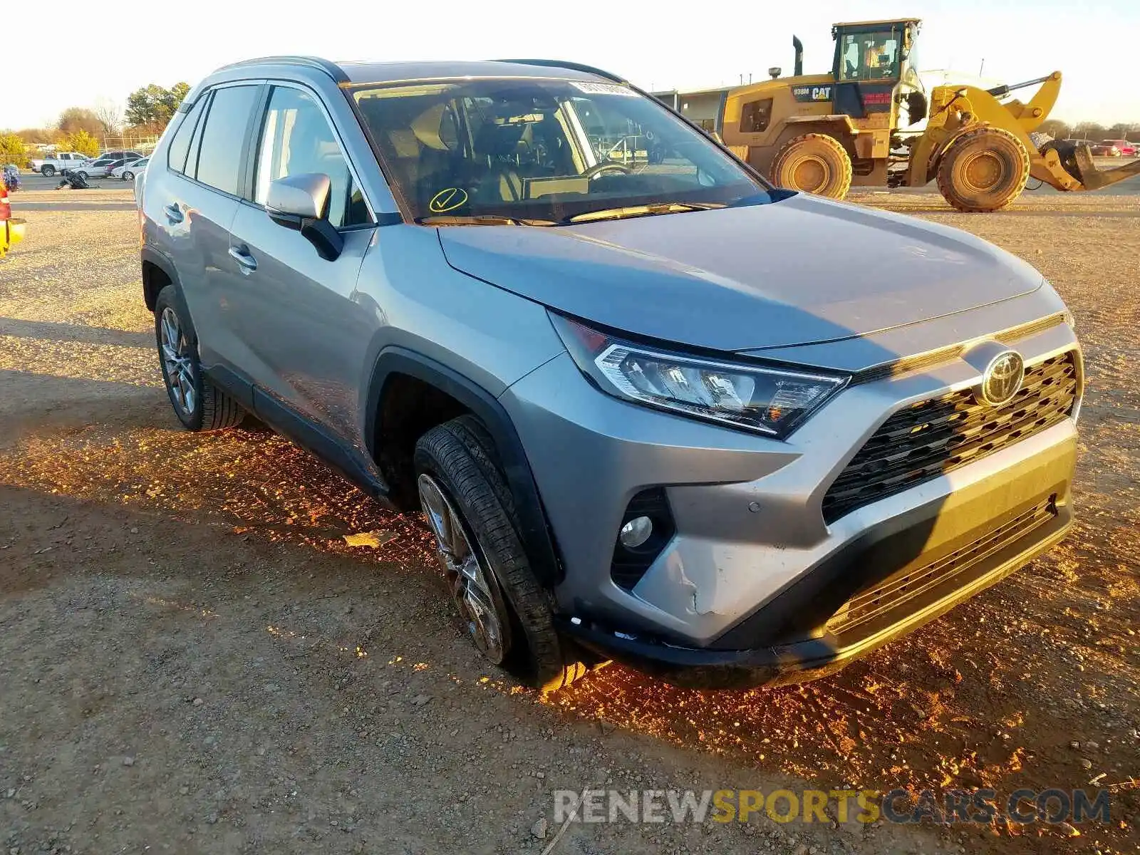 1 Photograph of a damaged car 2T3C1RFV2KC012622 TOYOTA RAV4 XLE P 2019