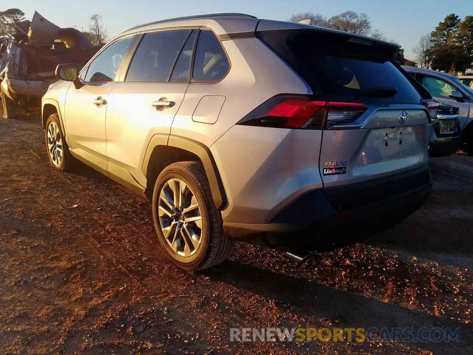 3 Photograph of a damaged car 2T3C1RFV2KC012622 TOYOTA RAV4 XLE P 2019