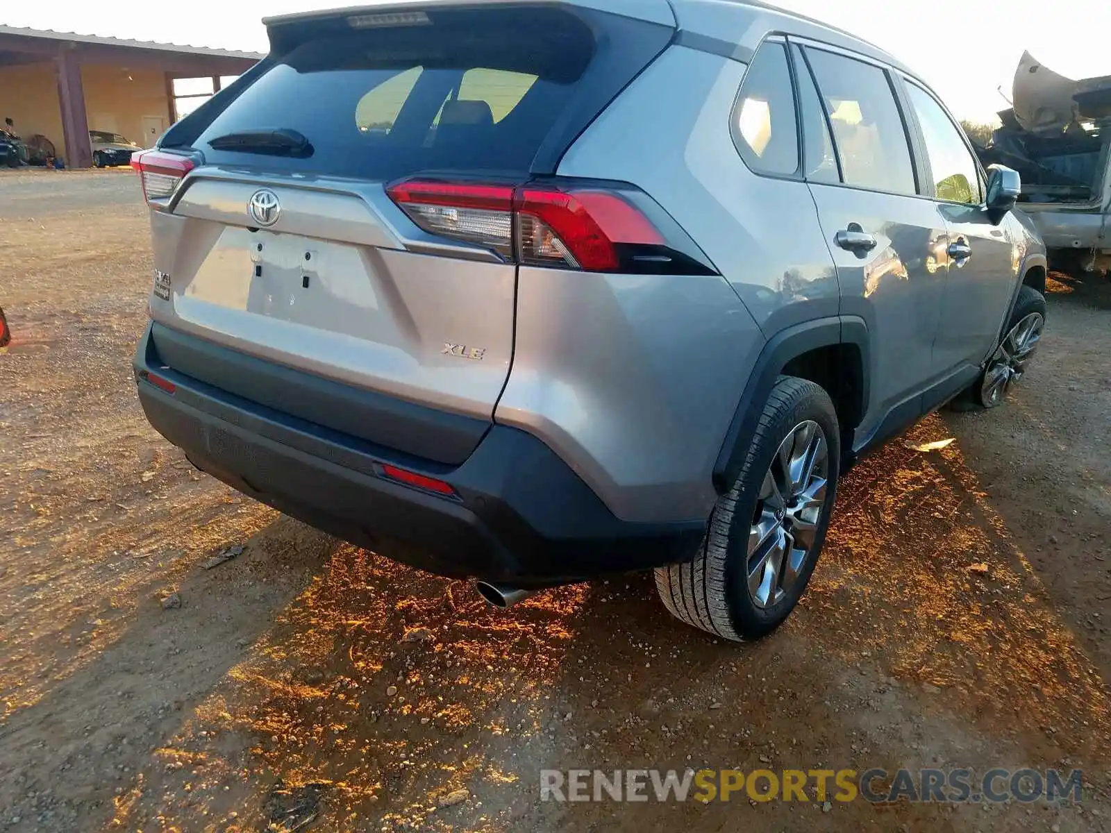 4 Photograph of a damaged car 2T3C1RFV2KC012622 TOYOTA RAV4 XLE P 2019