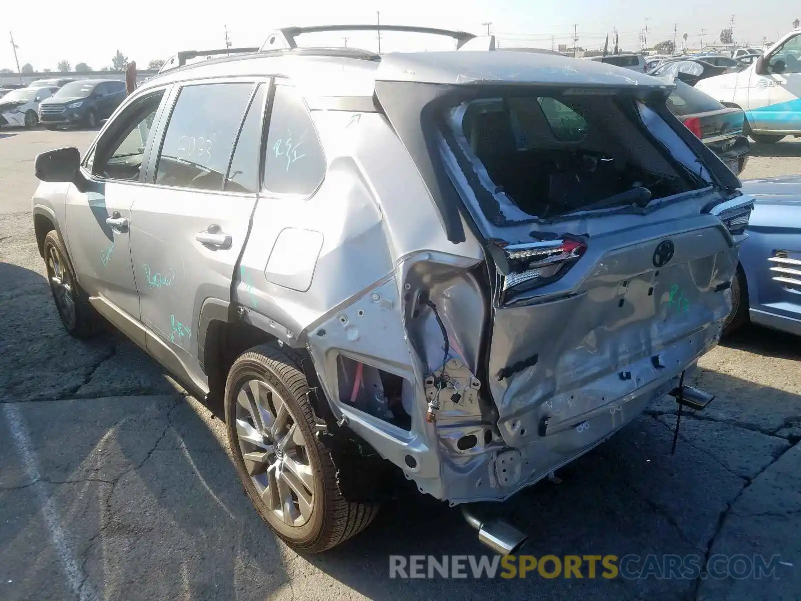 3 Photograph of a damaged car 2T3C1RFV3KW023885 TOYOTA RAV4 XLE P 2019