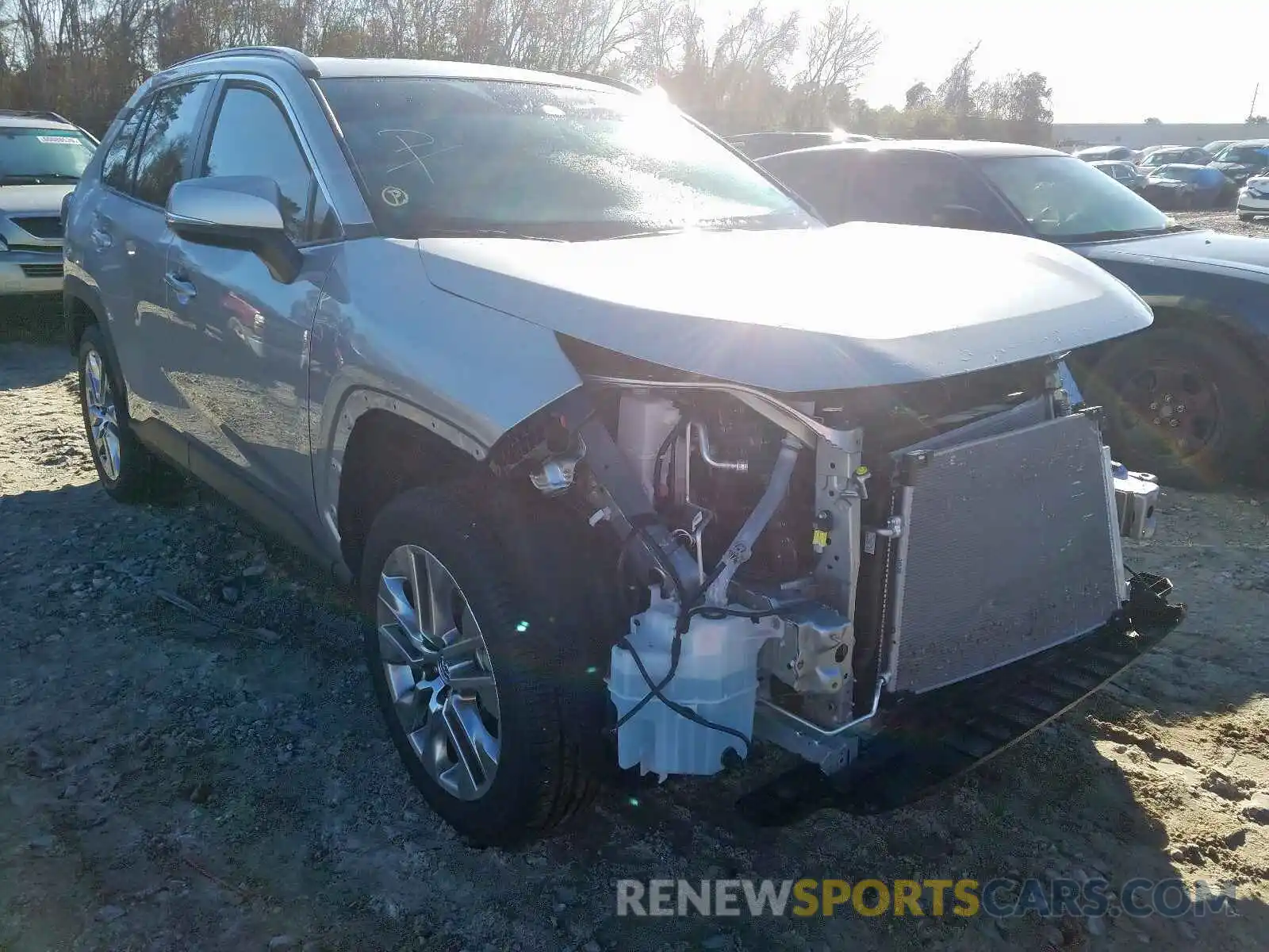 1 Photograph of a damaged car 2T3C1RFV5KC002585 TOYOTA RAV4 XLE P 2019