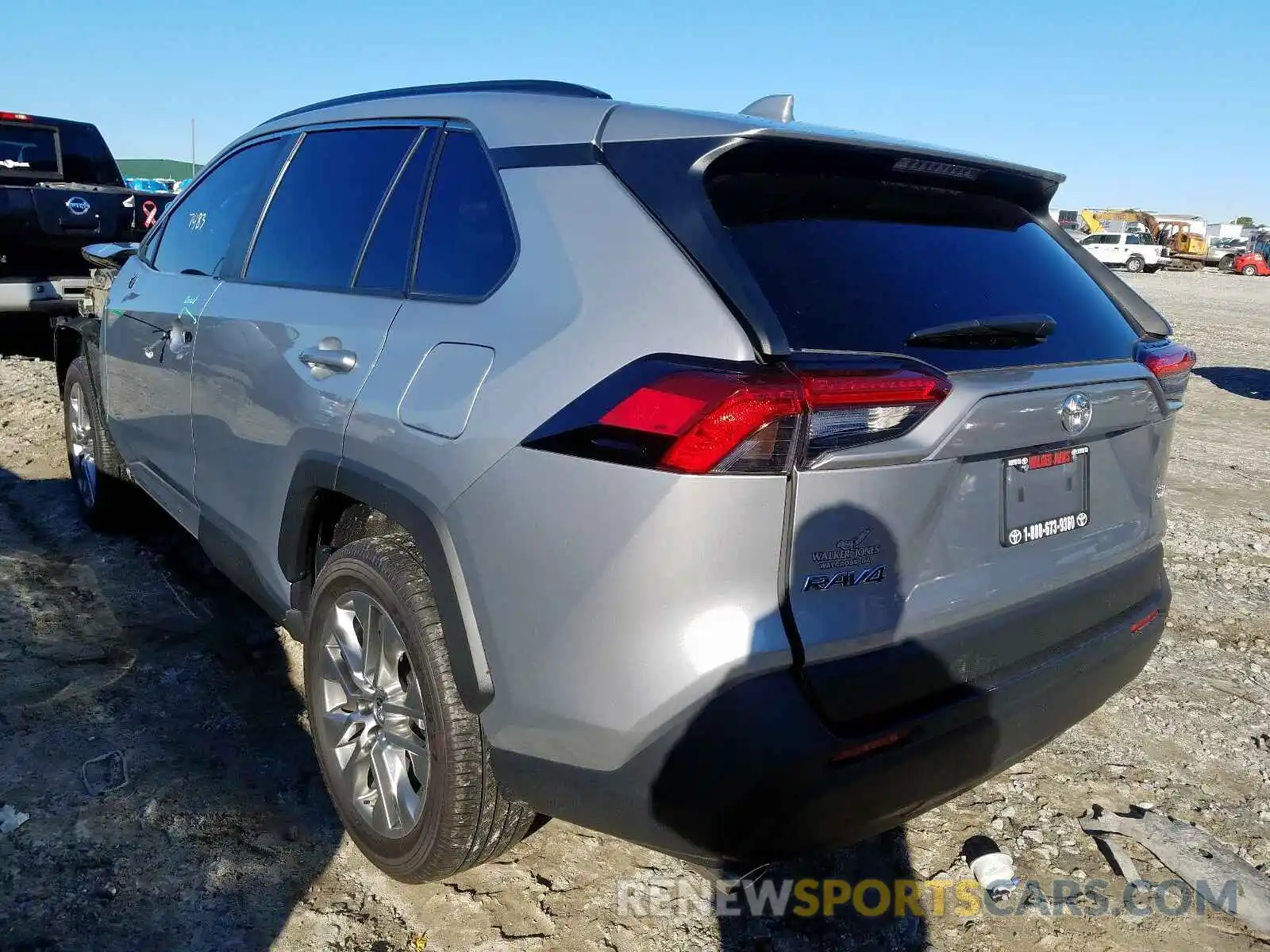 3 Photograph of a damaged car 2T3C1RFV5KC002585 TOYOTA RAV4 XLE P 2019