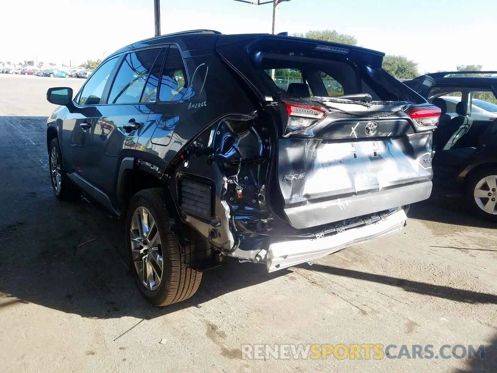 3 Photograph of a damaged car 2T3C1RFV5KC013506 TOYOTA RAV4 XLE P 2019