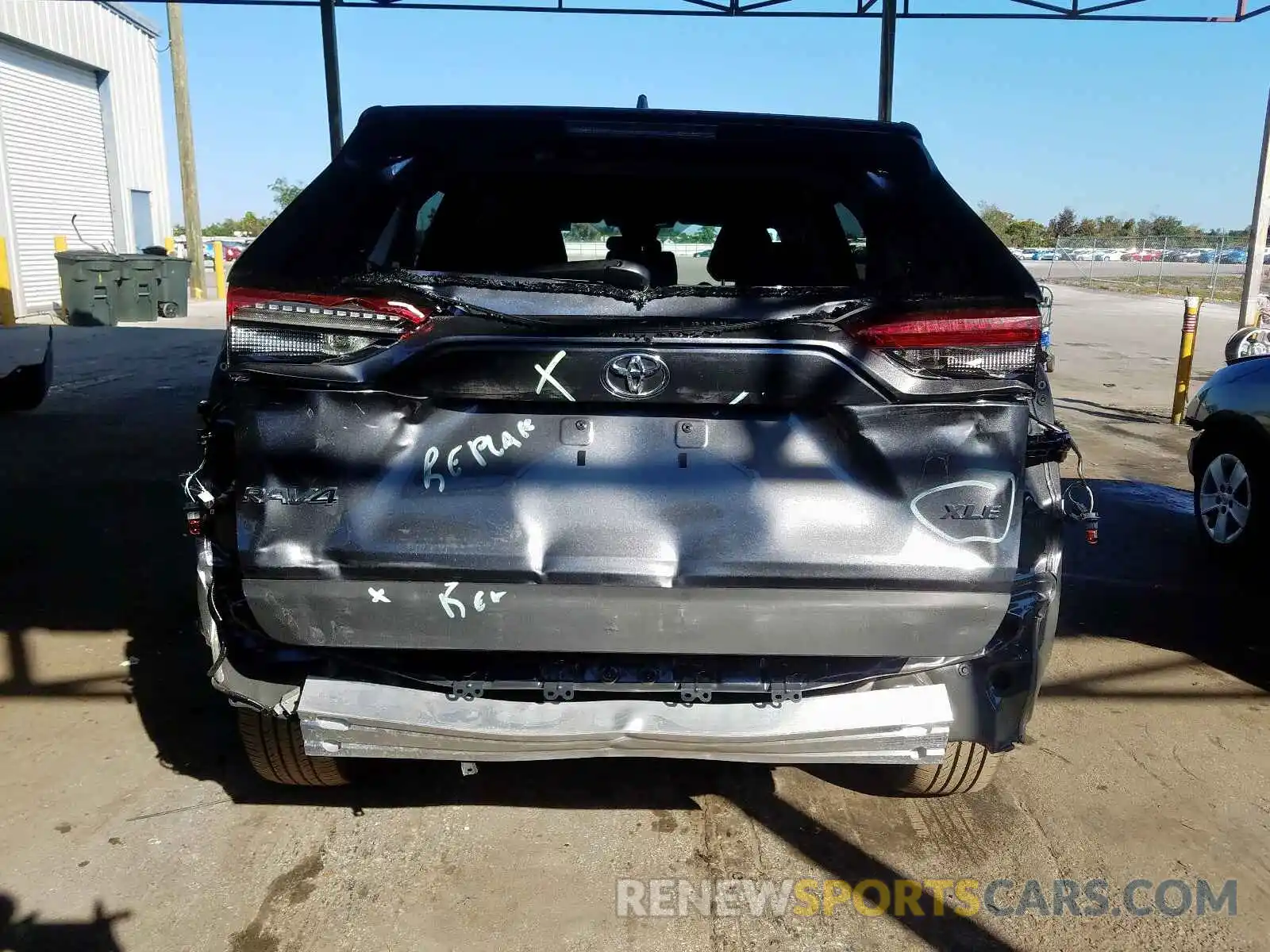 9 Photograph of a damaged car 2T3C1RFV5KC013506 TOYOTA RAV4 XLE P 2019