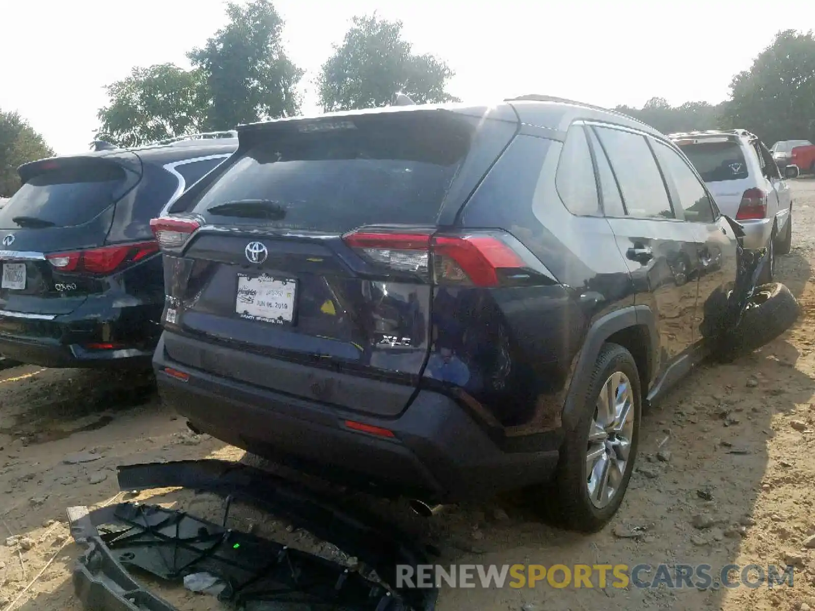 4 Photograph of a damaged car 2T3C1RFV6KC001719 TOYOTA RAV4 XLE P 2019