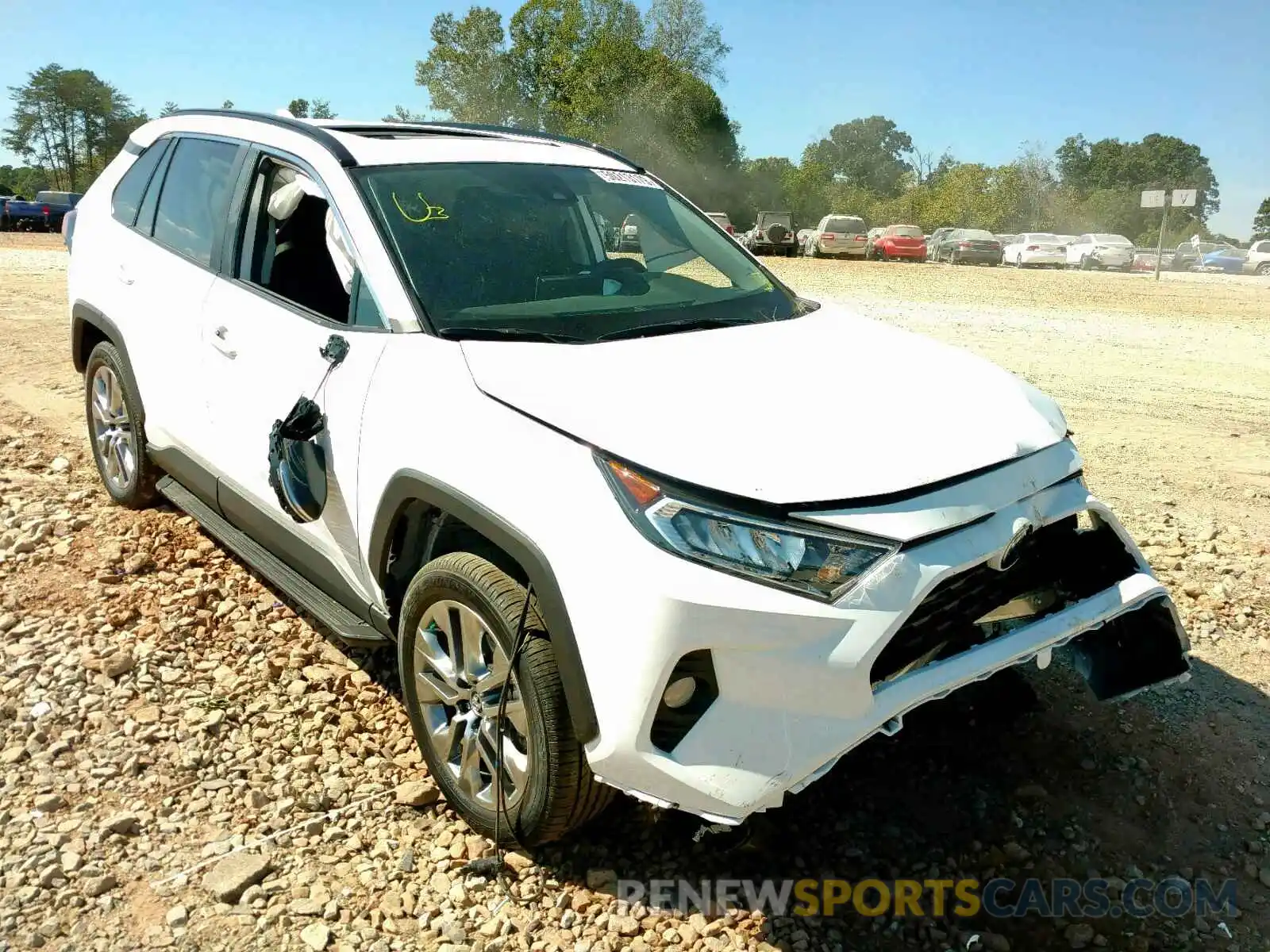 1 Photograph of a damaged car 2T3C1RFV7KC011692 TOYOTA RAV4 XLE P 2019