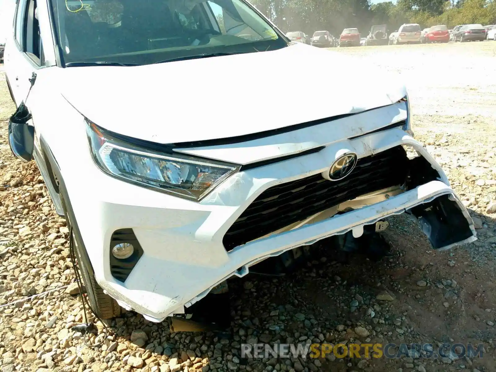 9 Photograph of a damaged car 2T3C1RFV7KC011692 TOYOTA RAV4 XLE P 2019