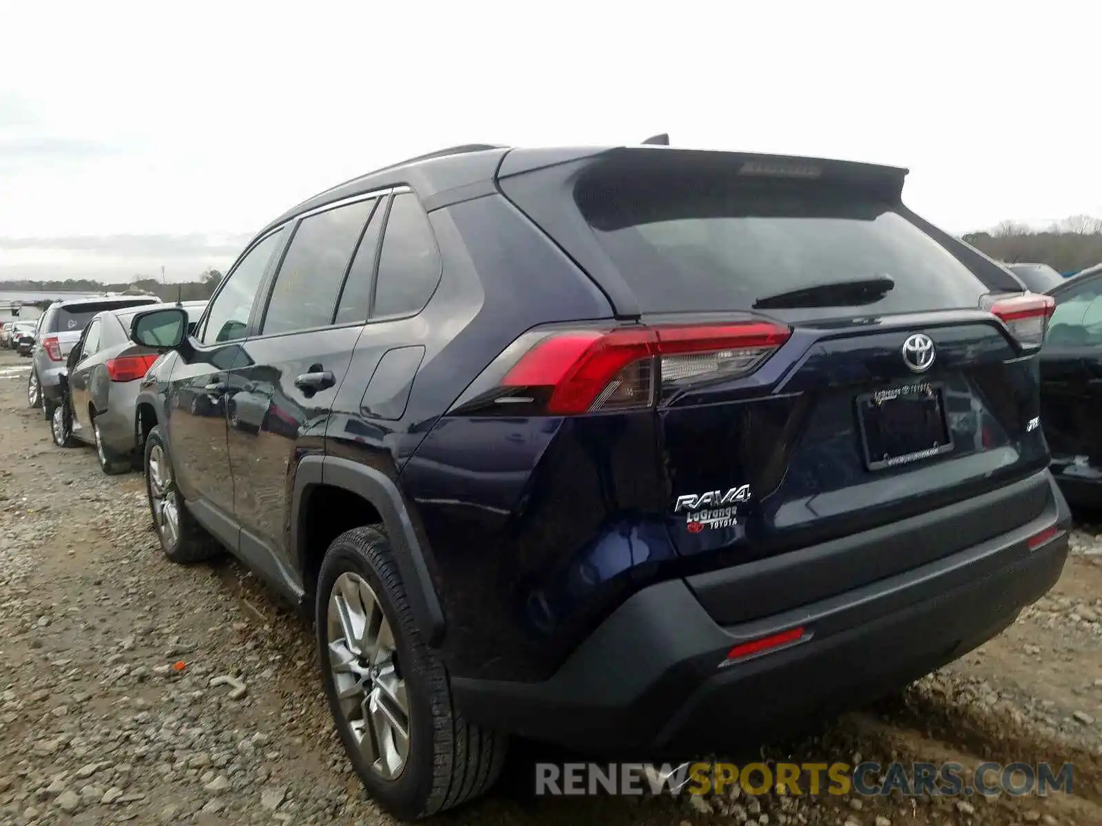 3 Photograph of a damaged car 2T3C1RFV8KC001544 TOYOTA RAV4 XLE P 2019