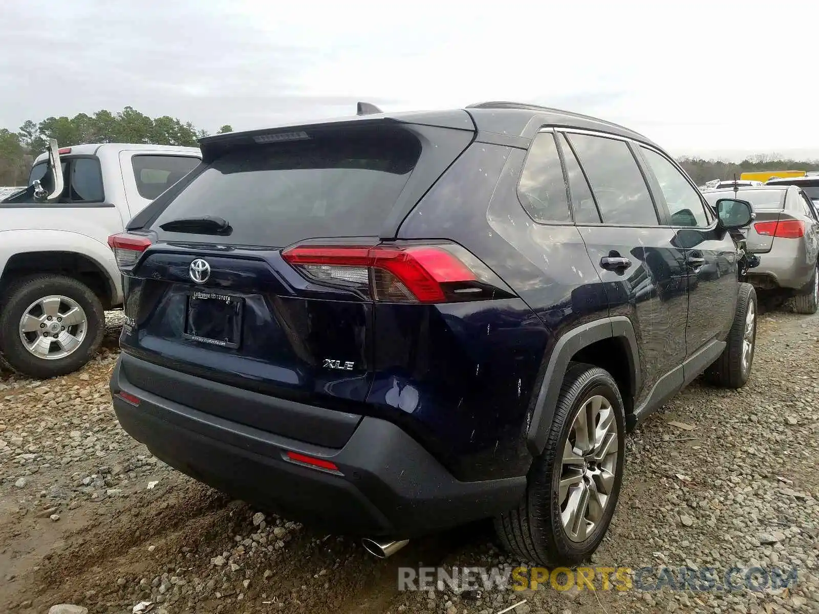 4 Photograph of a damaged car 2T3C1RFV8KC001544 TOYOTA RAV4 XLE P 2019