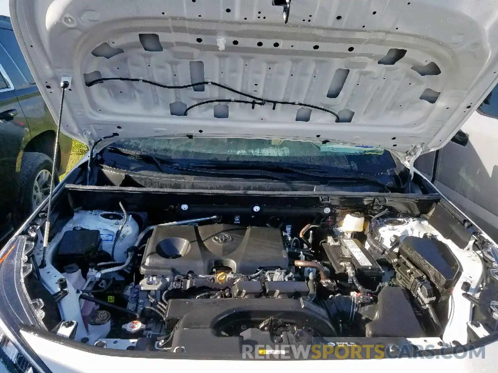 7 Photograph of a damaged car 2T3C1RFV8KW001042 TOYOTA RAV4 XLE P 2019