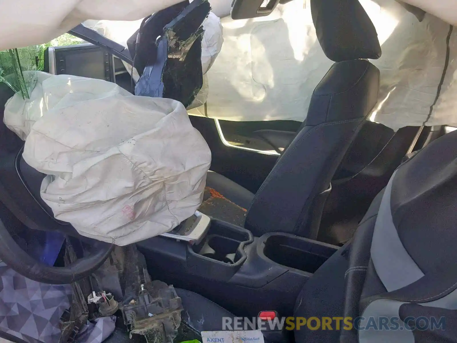 5 Photograph of a damaged car JTMA1RFV0KD026117 TOYOTA RAV4 XLE P 2019