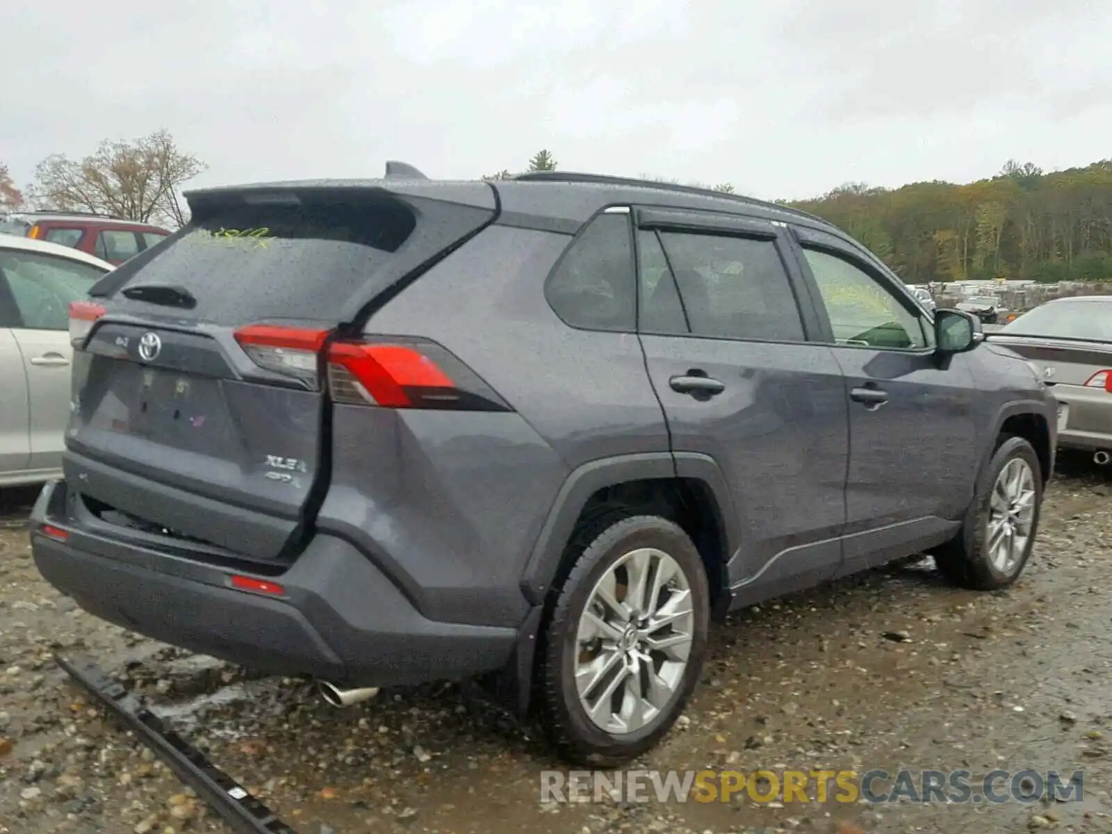 4 Photograph of a damaged car JTMA1RFV3KD006847 TOYOTA RAV4 XLE P 2019