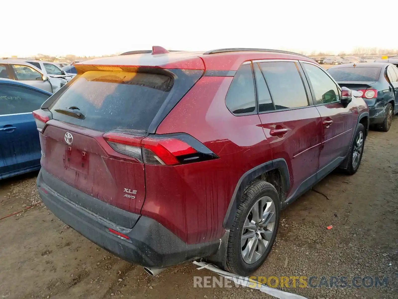 4 Photograph of a damaged car JTMA1RFV5KD045178 TOYOTA RAV4 XLE P 2019