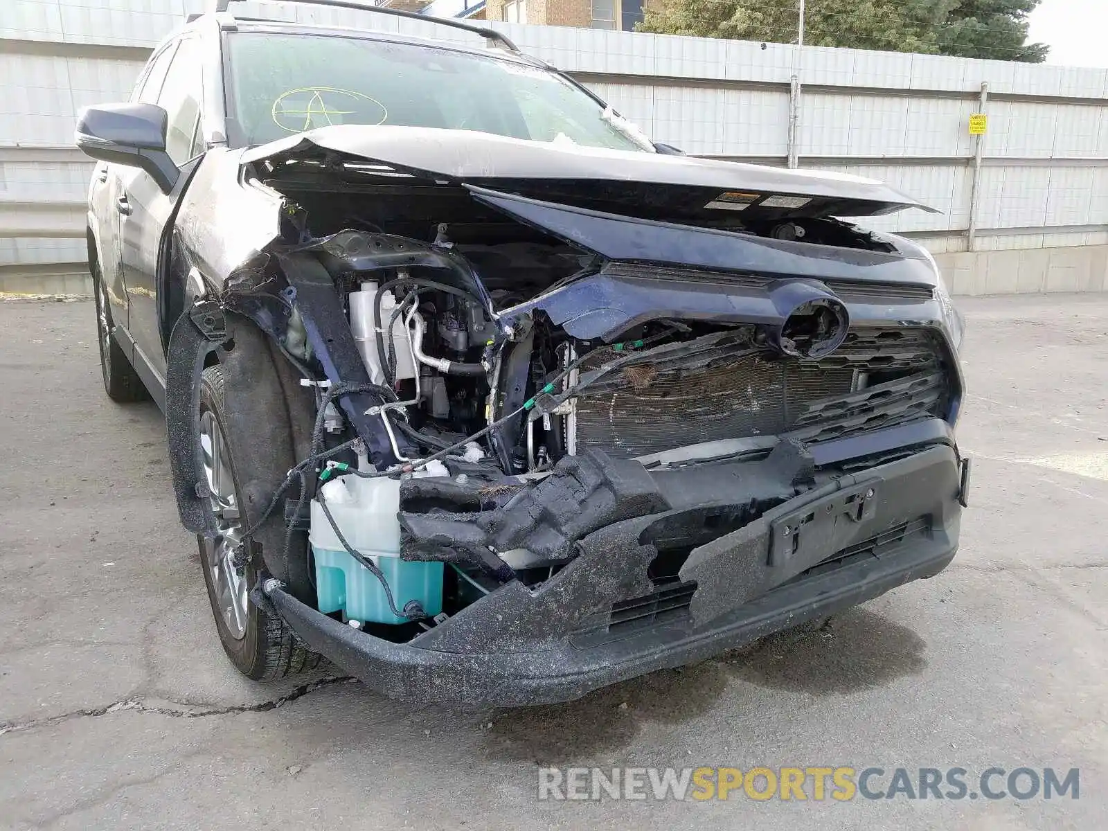 9 Photograph of a damaged car JTMA1RFV8KD507684 TOYOTA RAV4 XLE P 2019