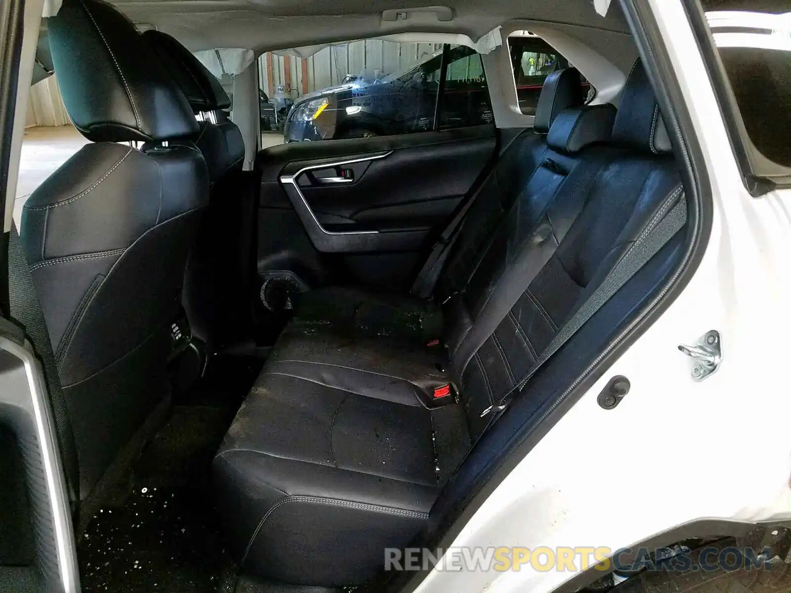 6 Photograph of a damaged car JTMA1RFVXKD511459 TOYOTA RAV4 XLE P 2019