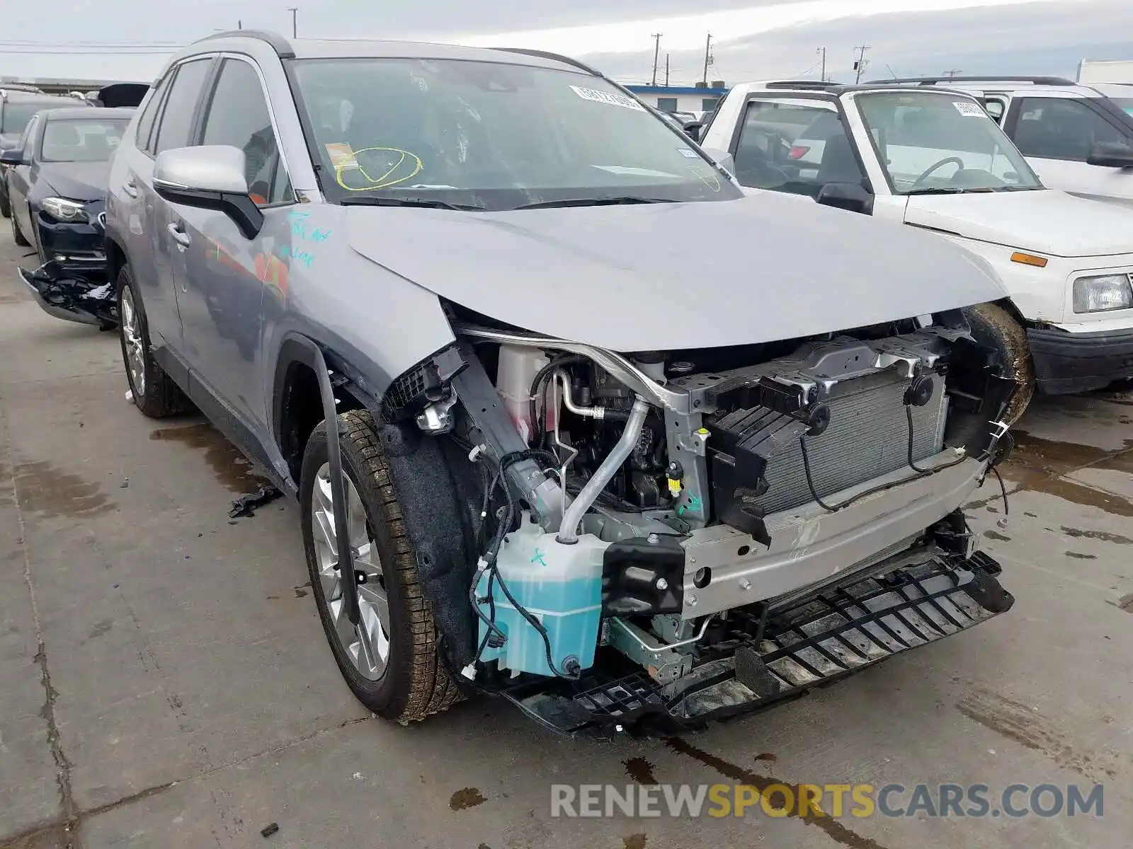 1 Photograph of a damaged car JTMC1RFV1KD014762 TOYOTA RAV4 XLE P 2019