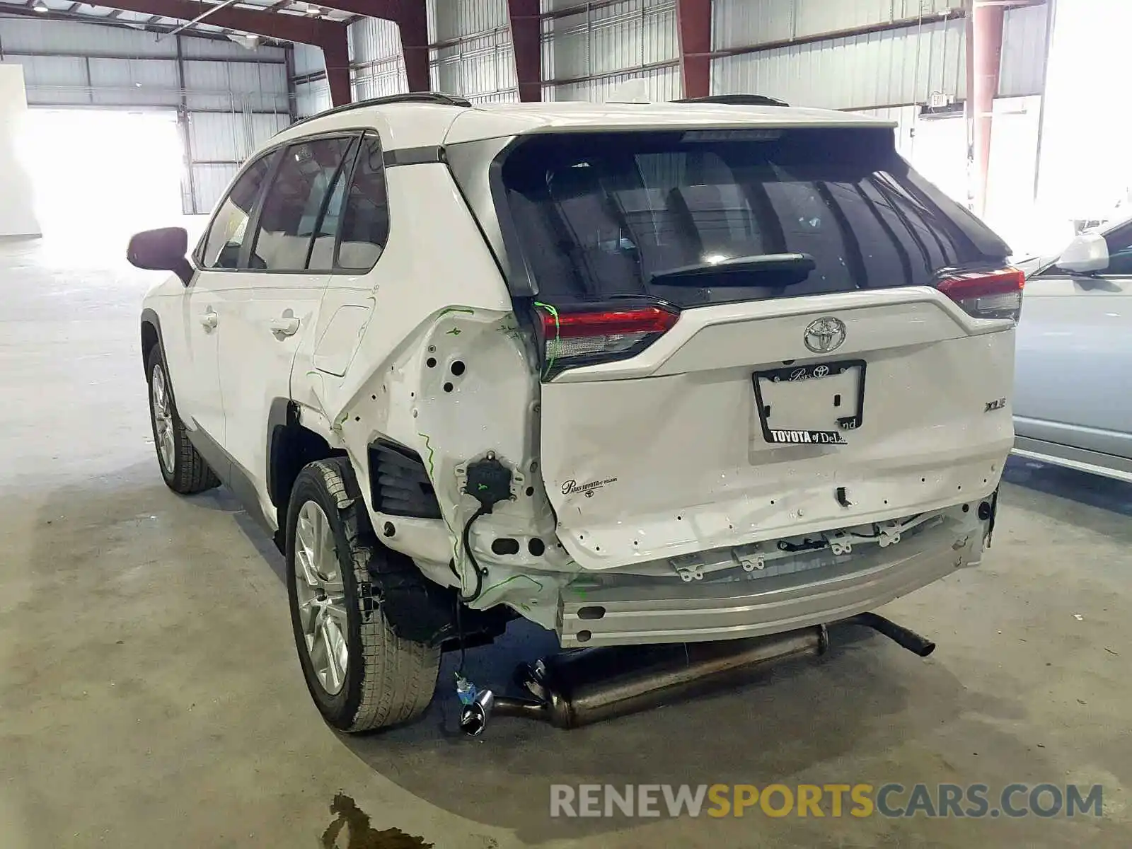 3 Photograph of a damaged car JTMC1RFV1KD021663 TOYOTA RAV4 XLE P 2019