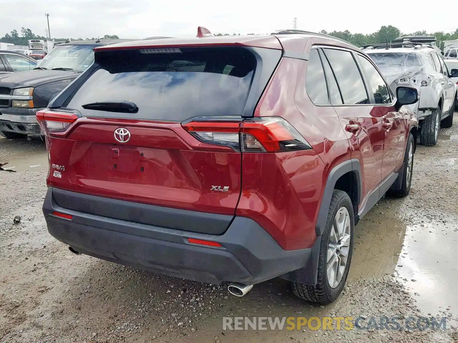 4 Photograph of a damaged car JTMC1RFV1KD512010 TOYOTA RAV4 XLE P 2019