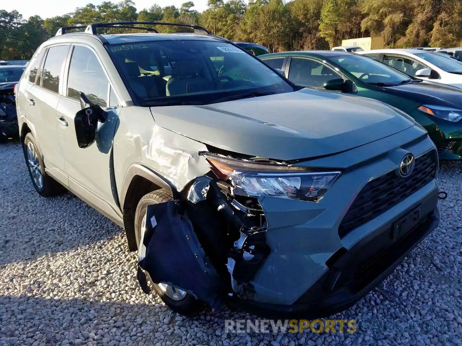 1 Photograph of a damaged car JTMC1RFV3KJ010763 TOYOTA RAV4 XLE P 2019