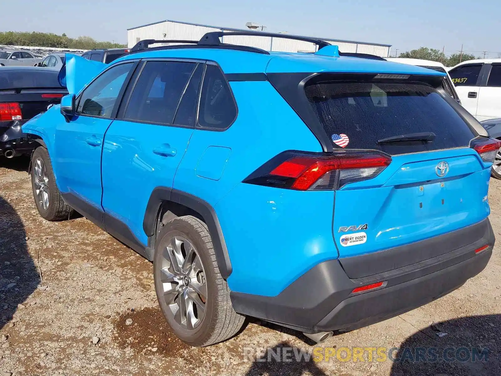 3 Photograph of a damaged car JTMC1RFV4KD013282 TOYOTA RAV4 XLE P 2019