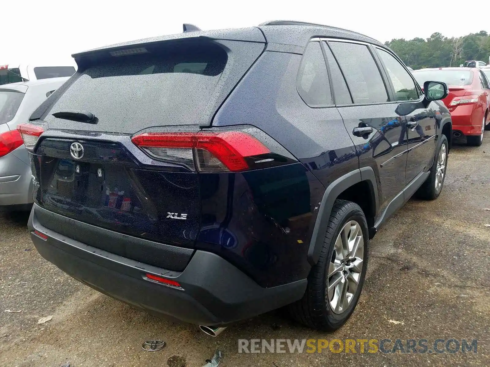 4 Photograph of a damaged car JTMC1RFV4KD504869 TOYOTA RAV4 XLE P 2019