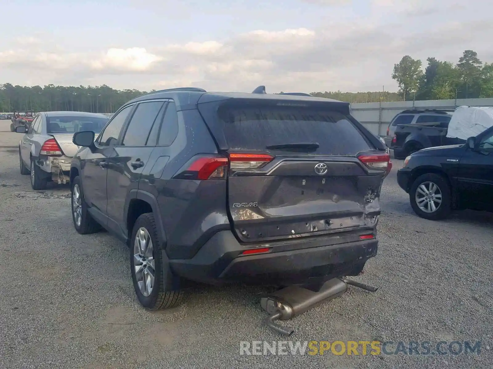 3 Фотография поврежденного автомобиля JTMC1RFV6KD506087 TOYOTA RAV4 XLE P 2019