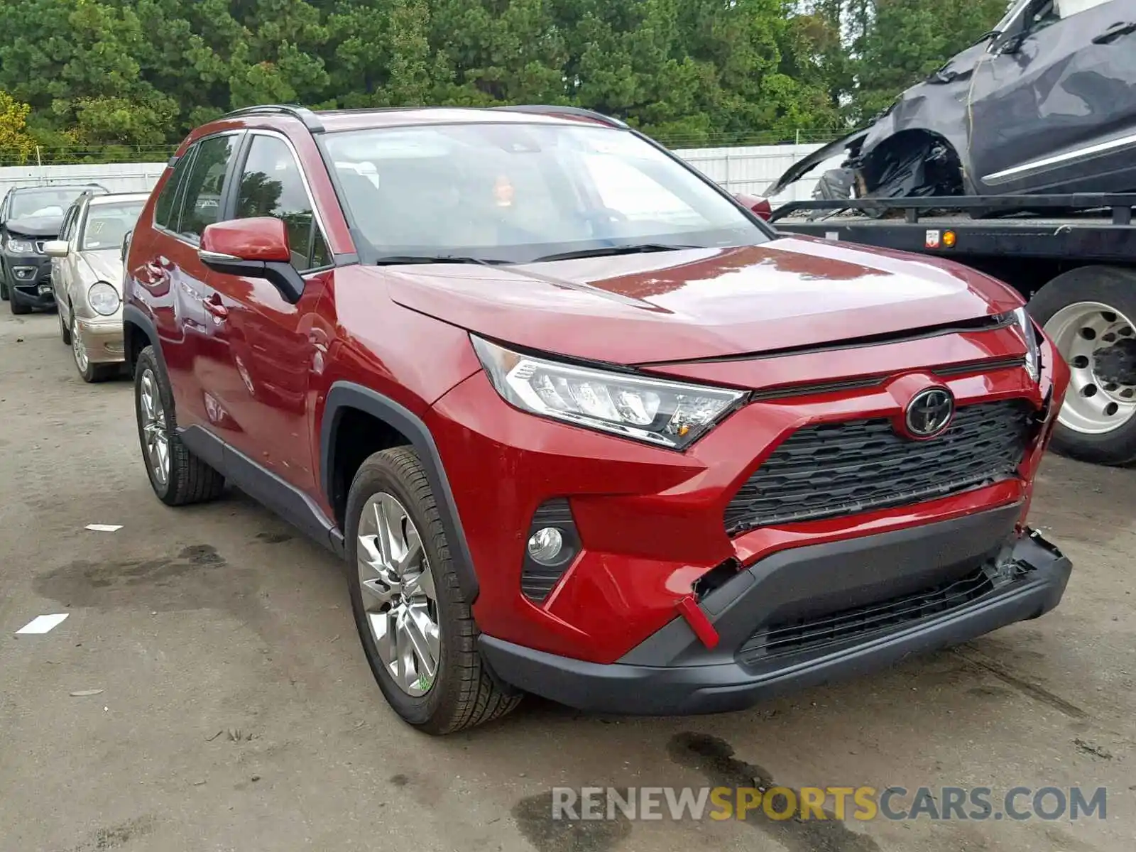 1 Photograph of a damaged car JTMC1RFV6KJ005511 TOYOTA RAV4 XLE P 2019