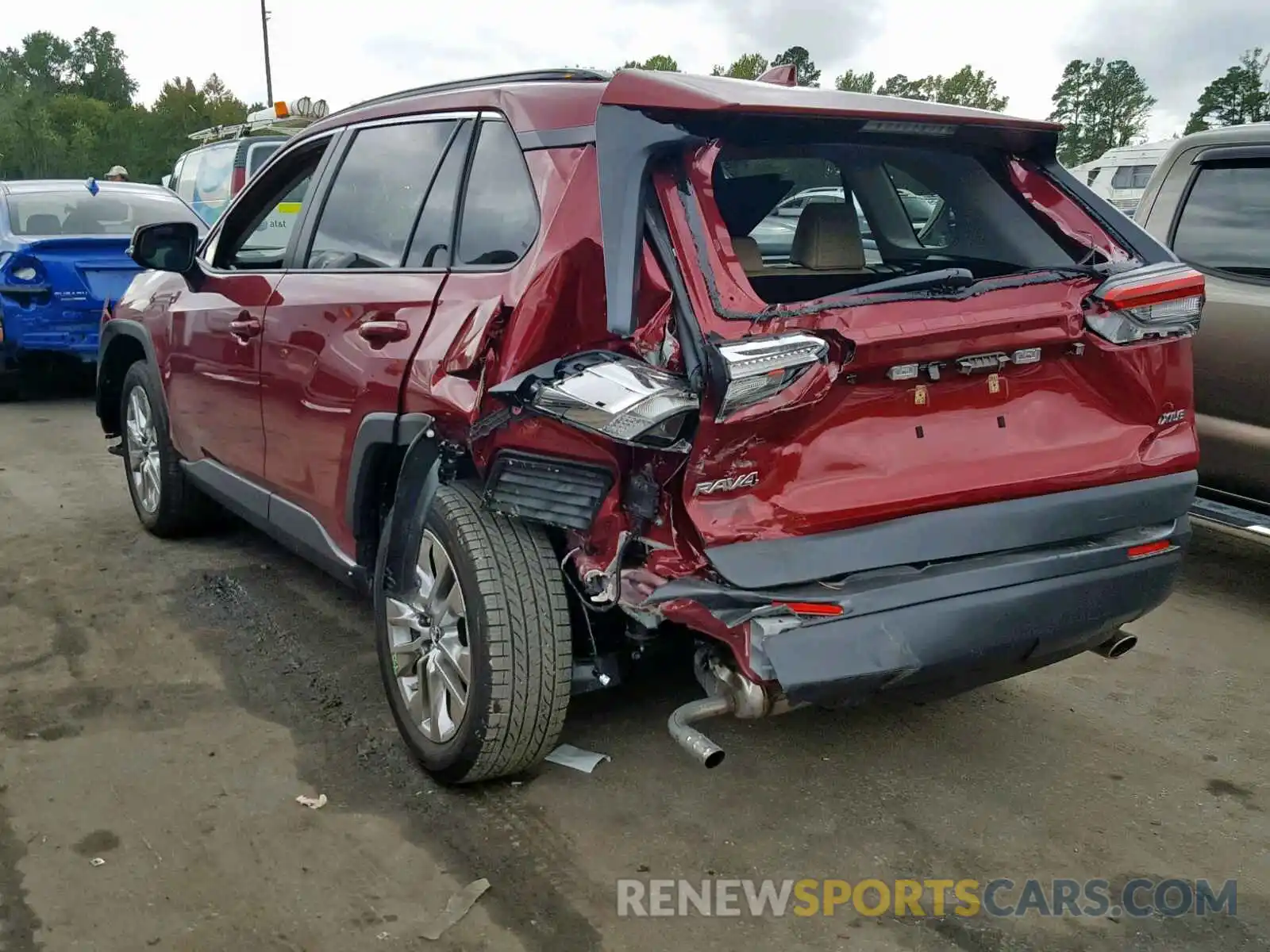 3 Photograph of a damaged car JTMC1RFV6KJ005511 TOYOTA RAV4 XLE P 2019