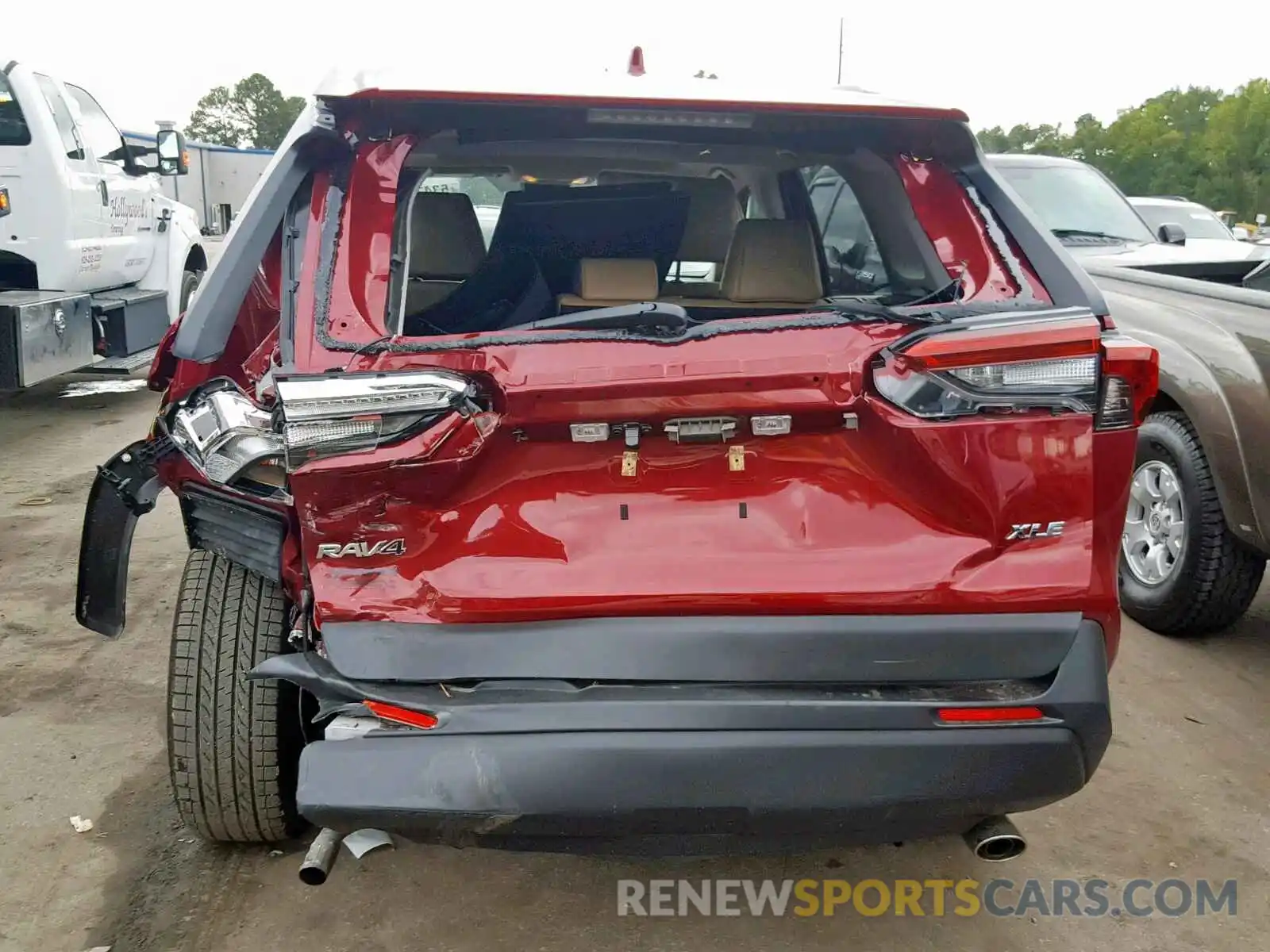 9 Photograph of a damaged car JTMC1RFV6KJ005511 TOYOTA RAV4 XLE P 2019