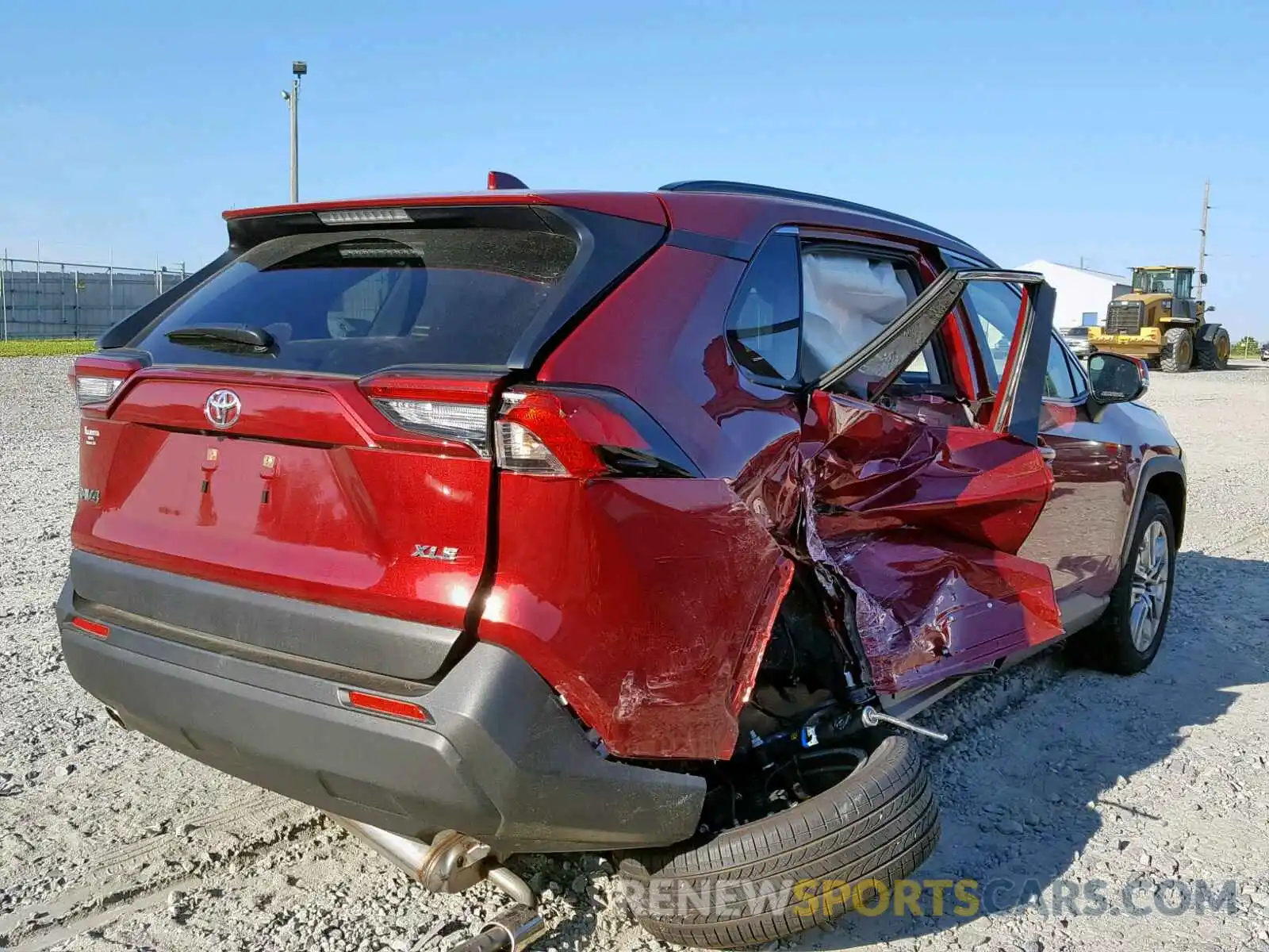 4 Photograph of a damaged car JTMC1RFV9KD017036 TOYOTA RAV4 XLE P 2019