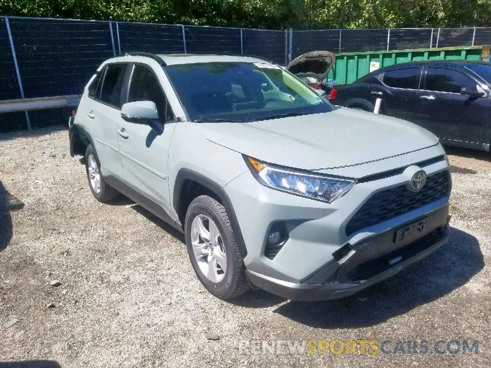 1 Photograph of a damaged car JTMP1RFV9KD519840 TOYOTA RAV4 XLE/X 2019