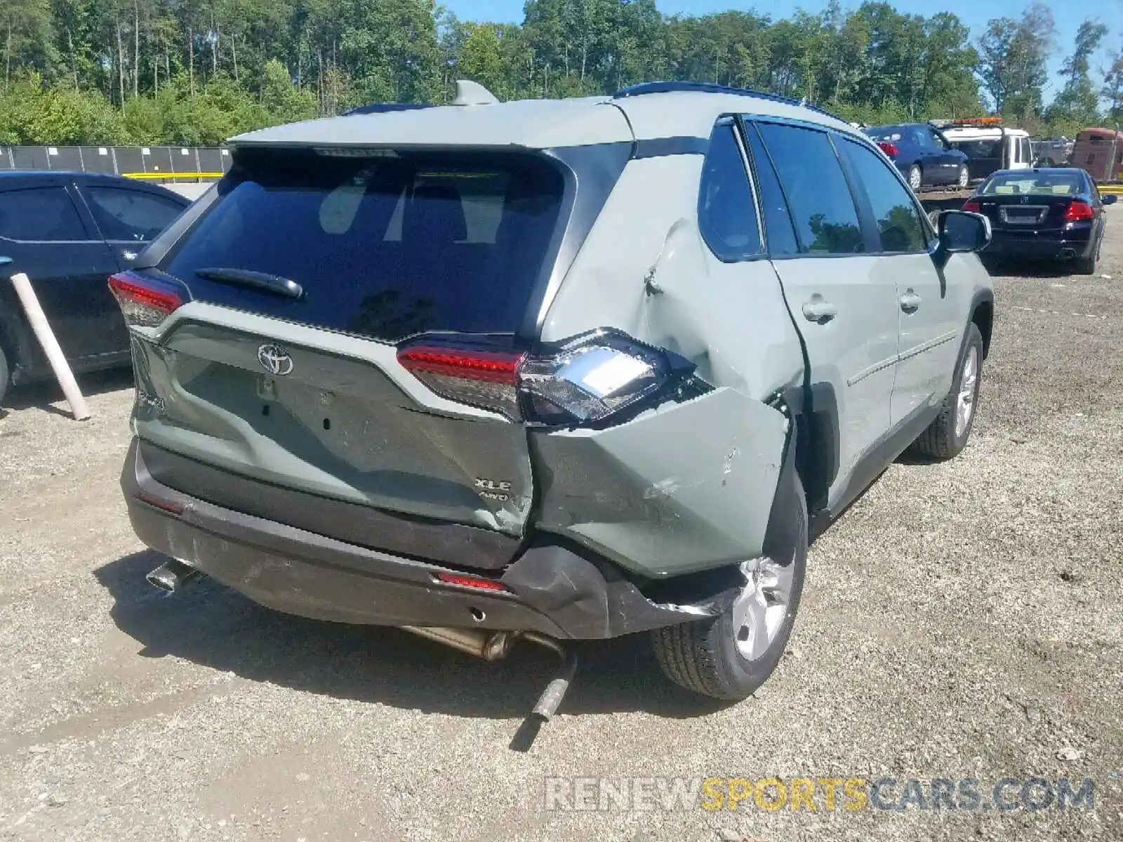 4 Photograph of a damaged car JTMP1RFV9KD519840 TOYOTA RAV4 XLE/X 2019