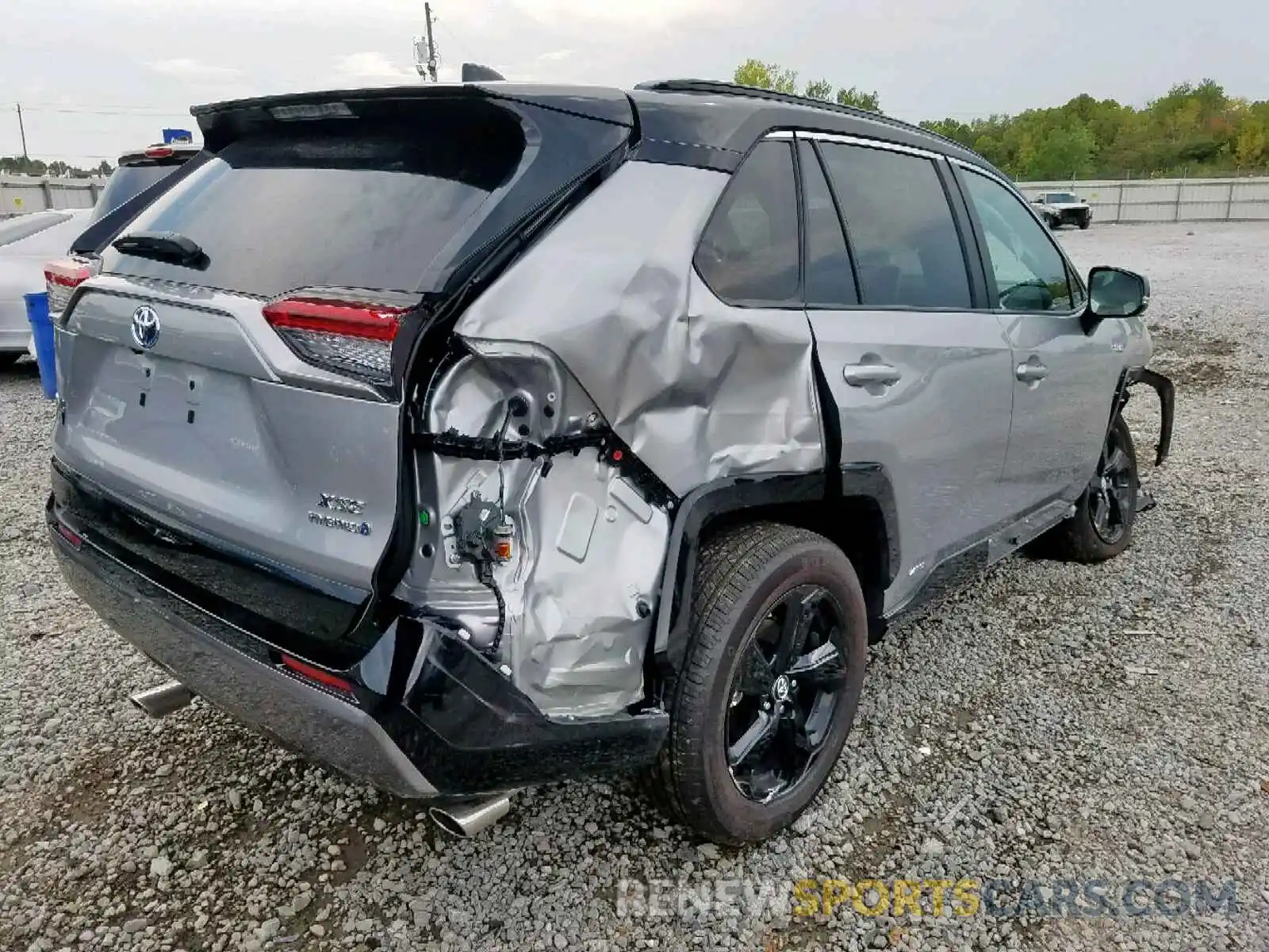 4 Фотография поврежденного автомобиля 2T3EWRFV6KW012485 TOYOTA RAV4 XSE 2019