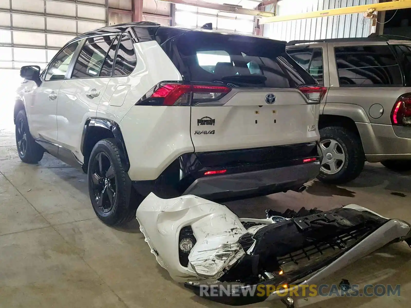 3 Фотография поврежденного автомобиля JTMEWRFV1KJ019357 TOYOTA RAV4 XSE 2019