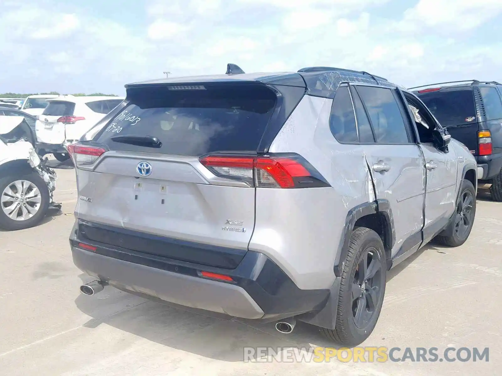 4 Photograph of a damaged car JTMEWRFV2KJ002339 TOYOTA RAV4 XSE 2019