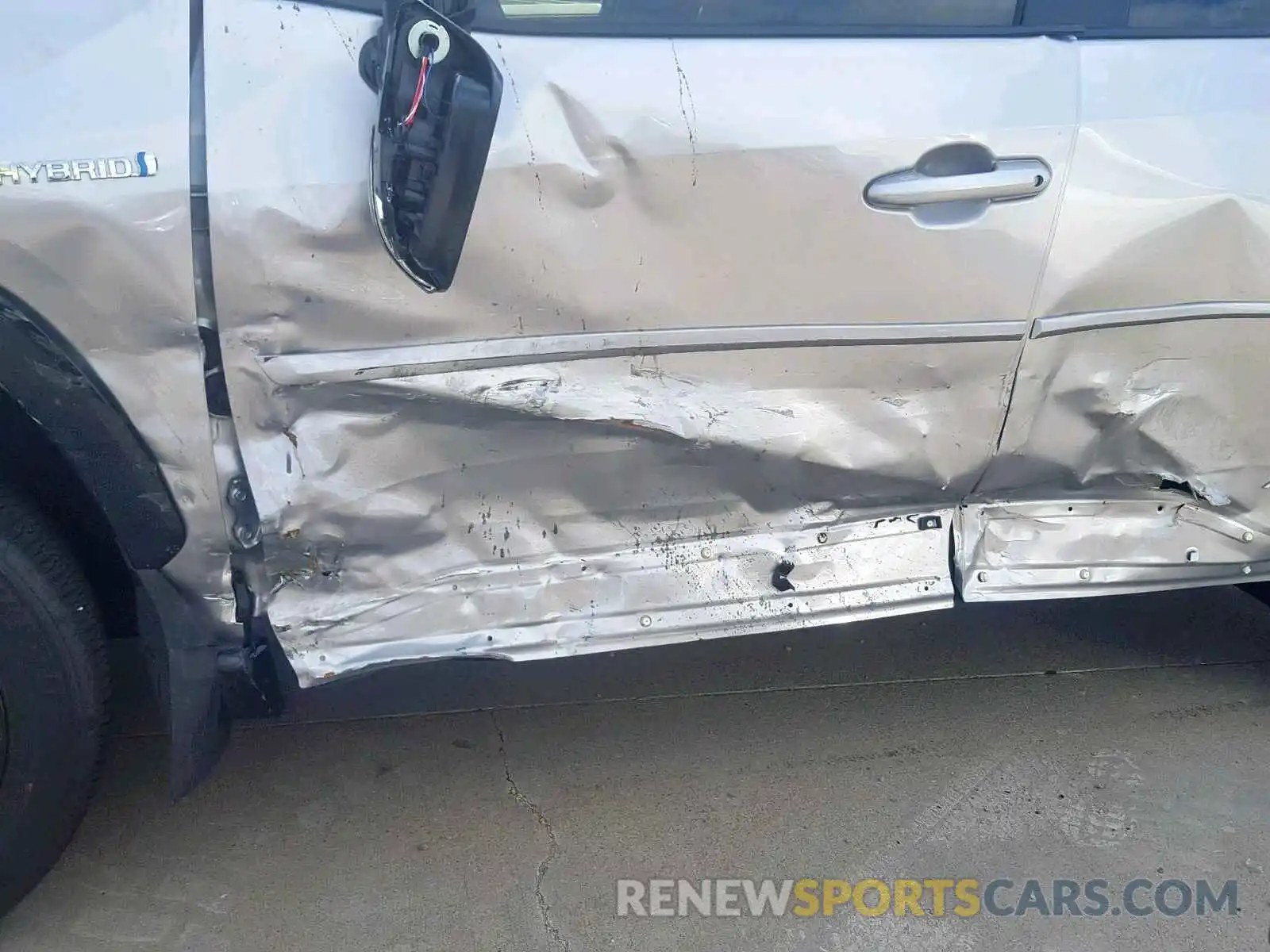 9 Photograph of a damaged car JTMEWRFV2KJ002339 TOYOTA RAV4 XSE 2019
