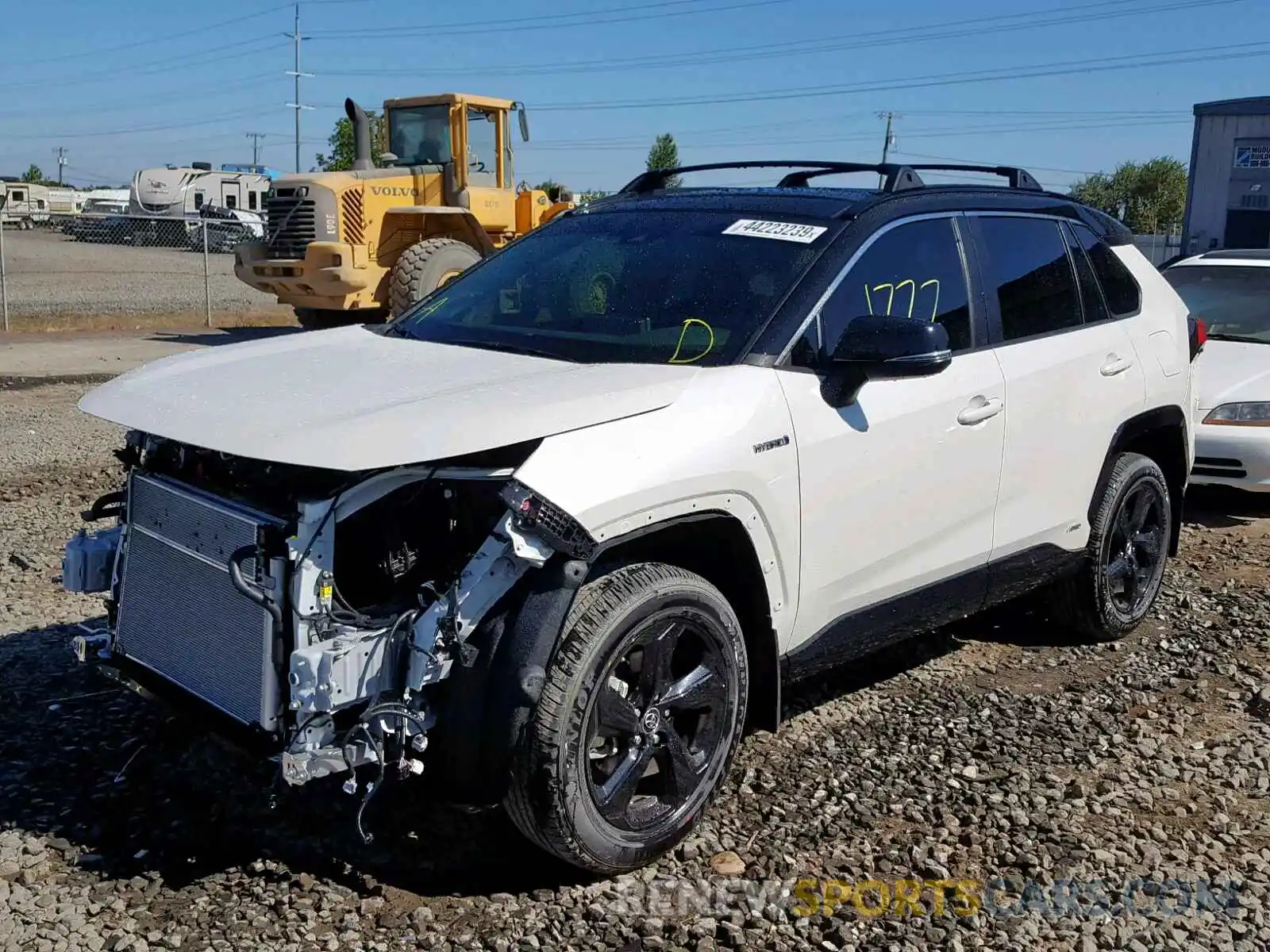 2 Photograph of a damaged car JTMEWRFV6KD504401 TOYOTA RAV4 XSE 2019