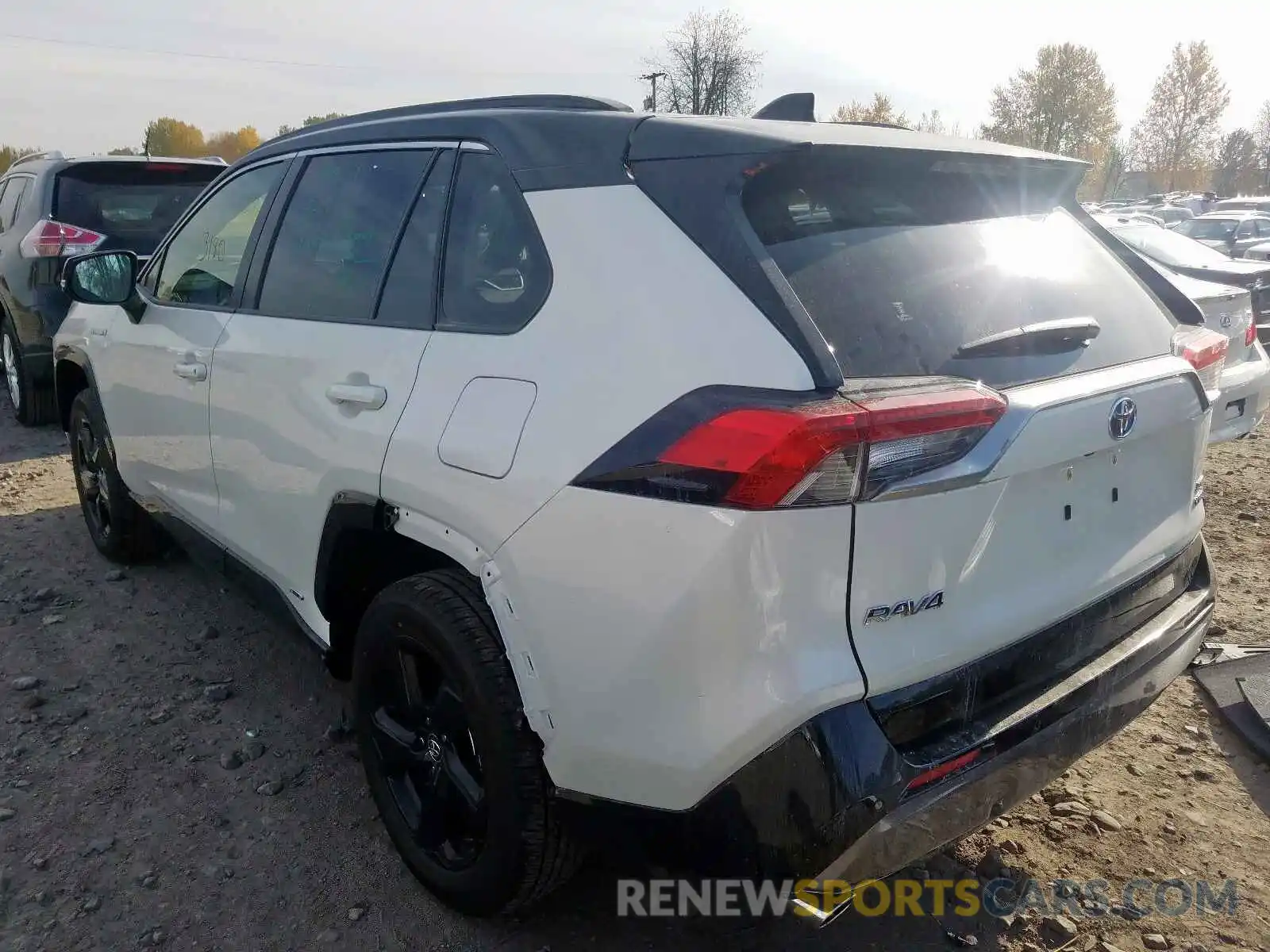 3 Фотография поврежденного автомобиля JTMEWRFV8KD509082 TOYOTA RAV4 XSE 2019